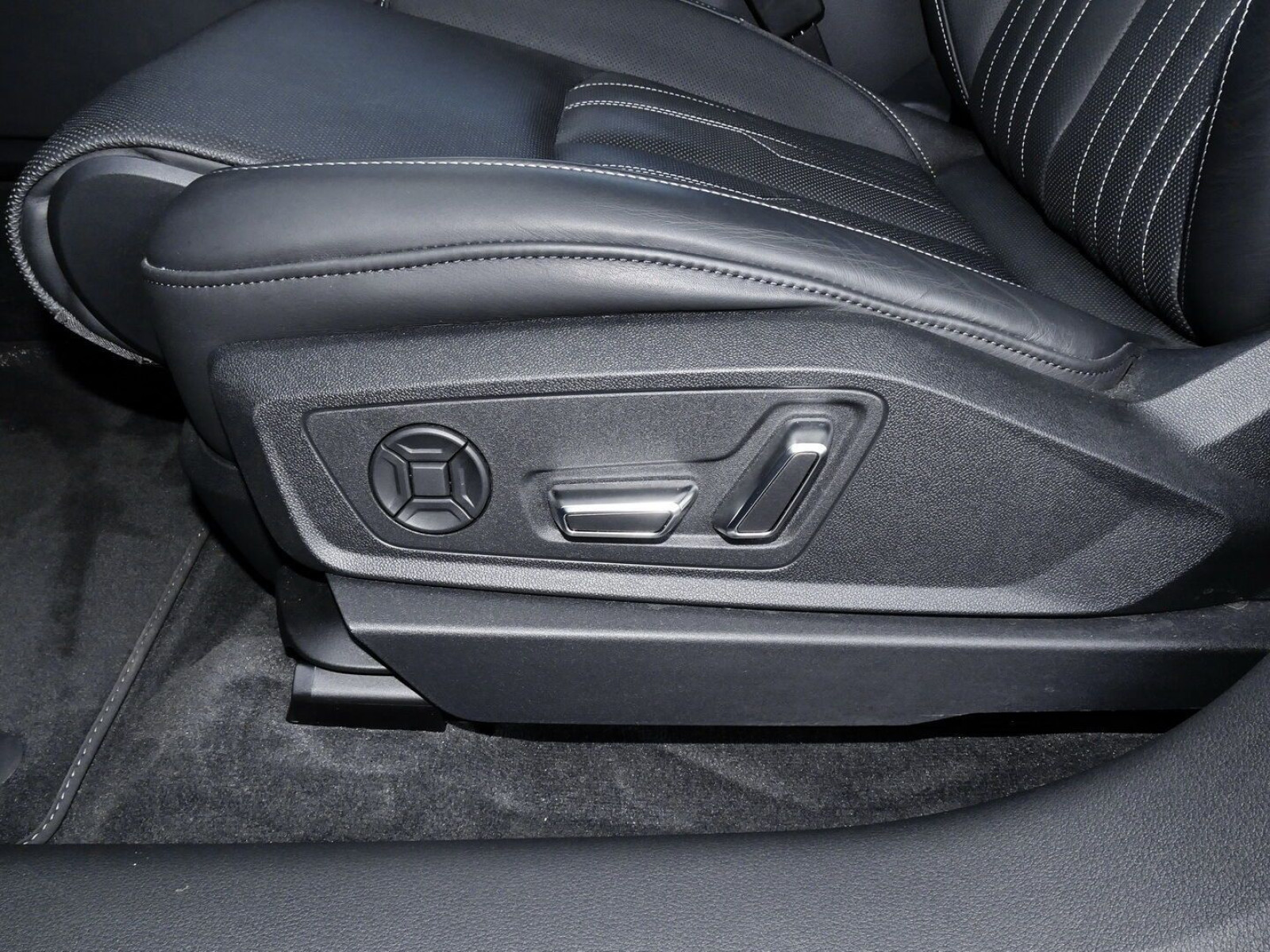 Audi - e-tron Sportback_14