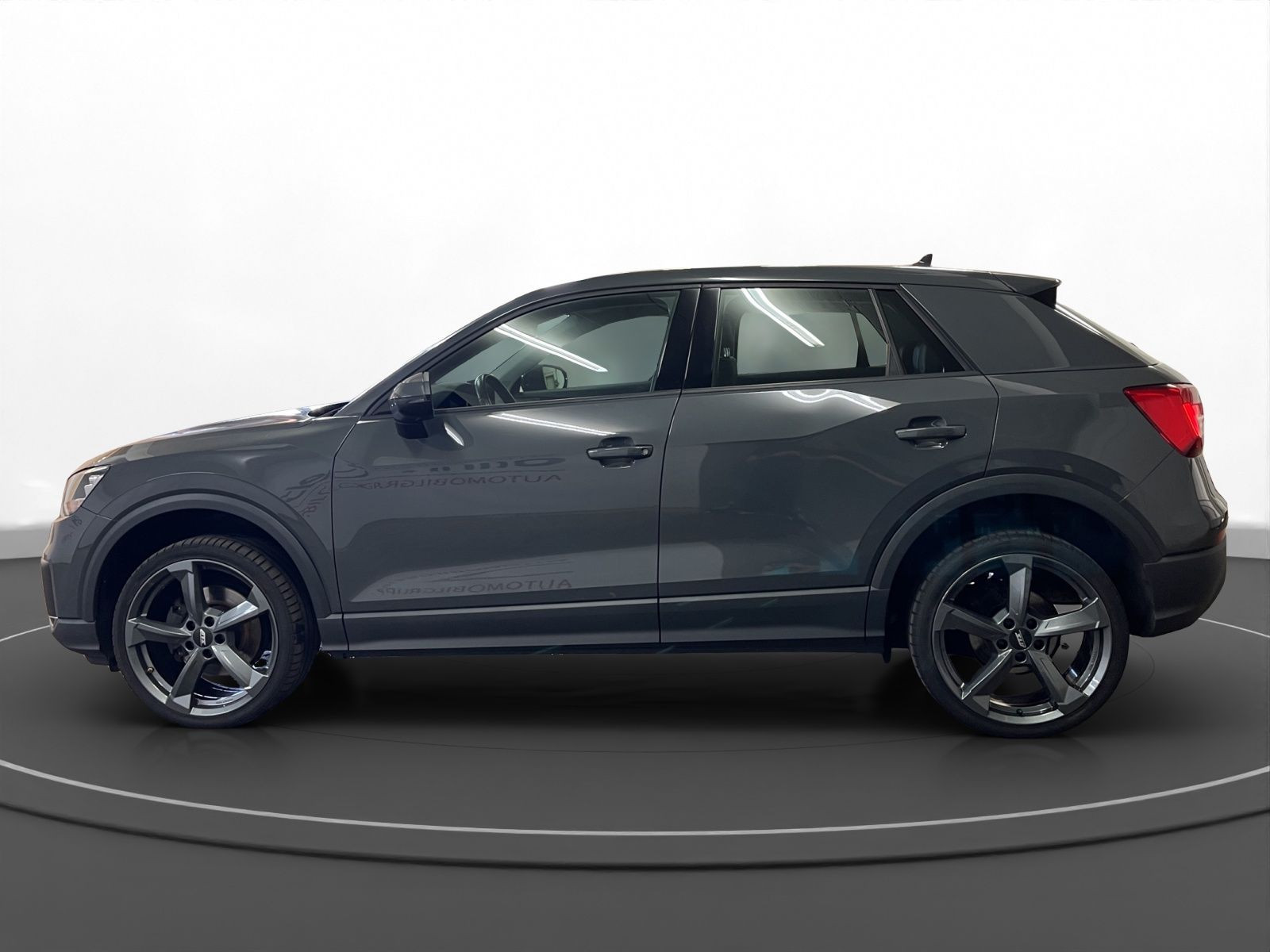 Audi - Q2_8