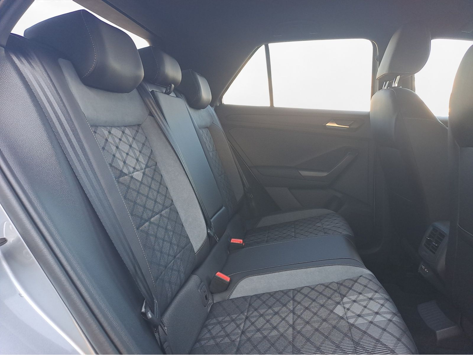 Volkswagen - T-Roc_14