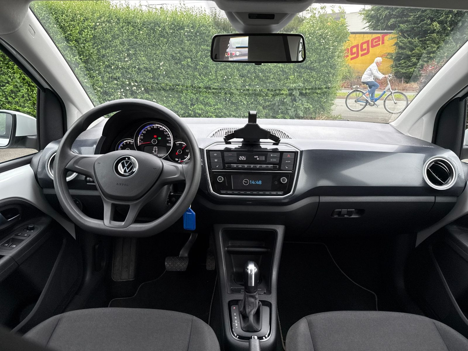 Volkswagen - e-up!_11