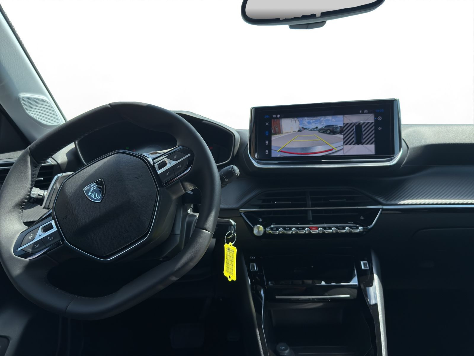Peugeot - 208_10