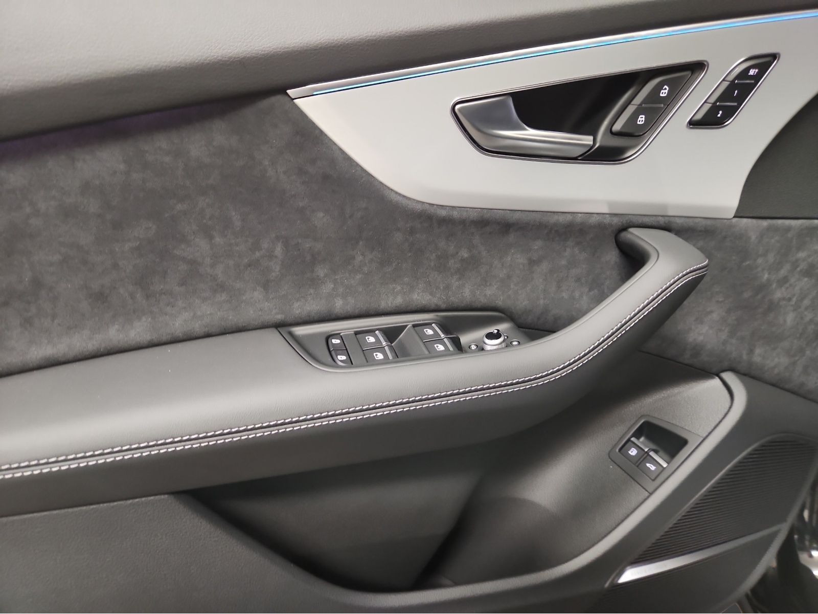 Audi - Q7_15