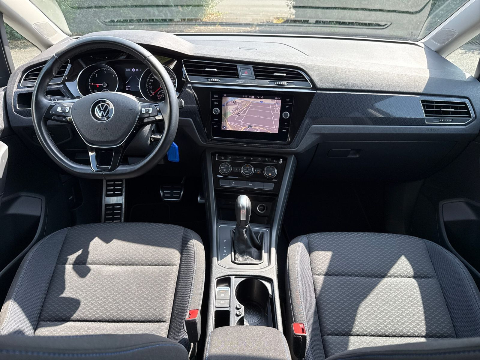 Volkswagen - Touran_13