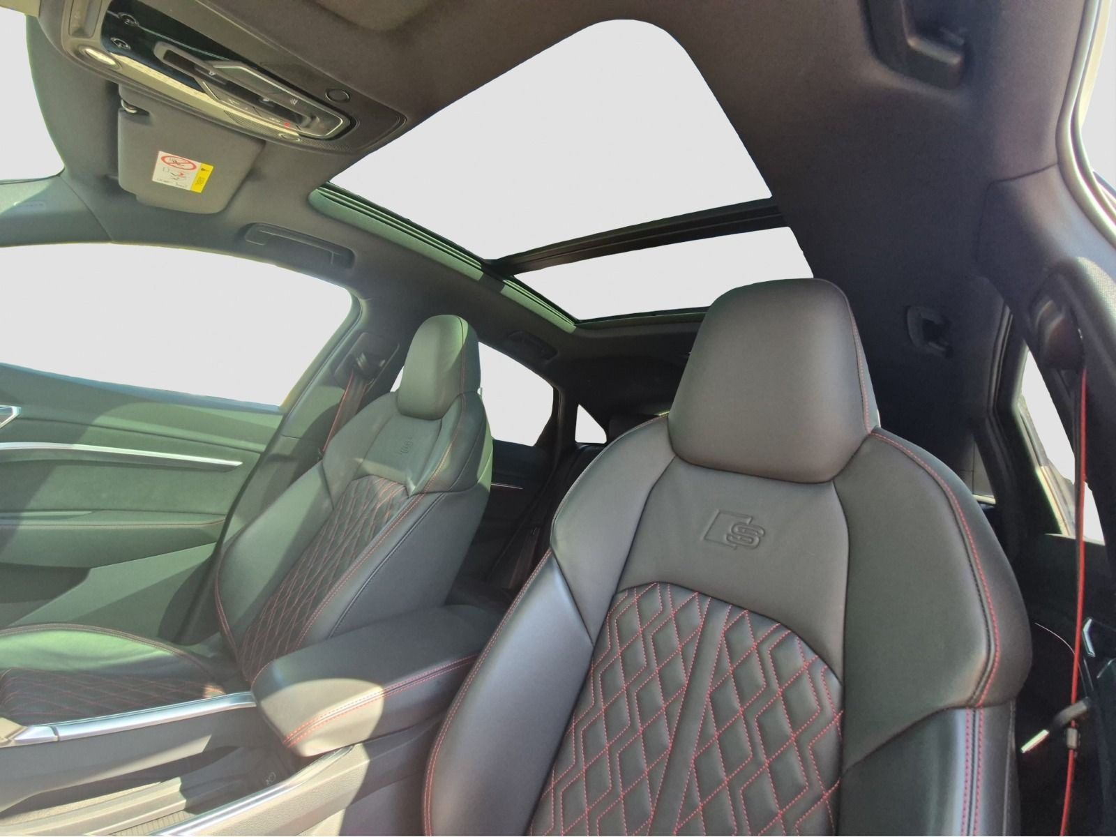 Audi - Q8 e-tron_26