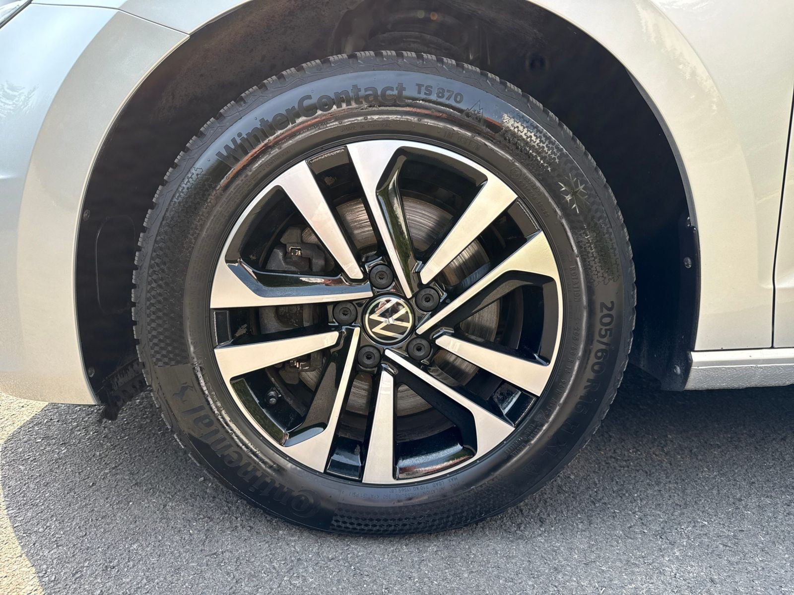 Volkswagen - Touran_9