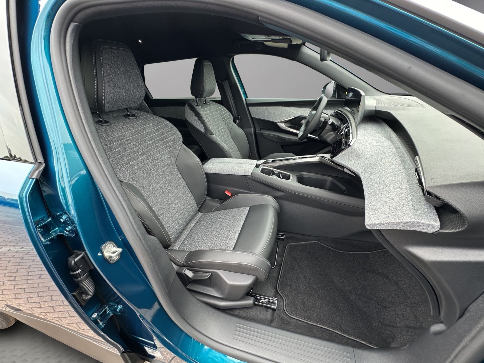 Peugeot - 5008_16
