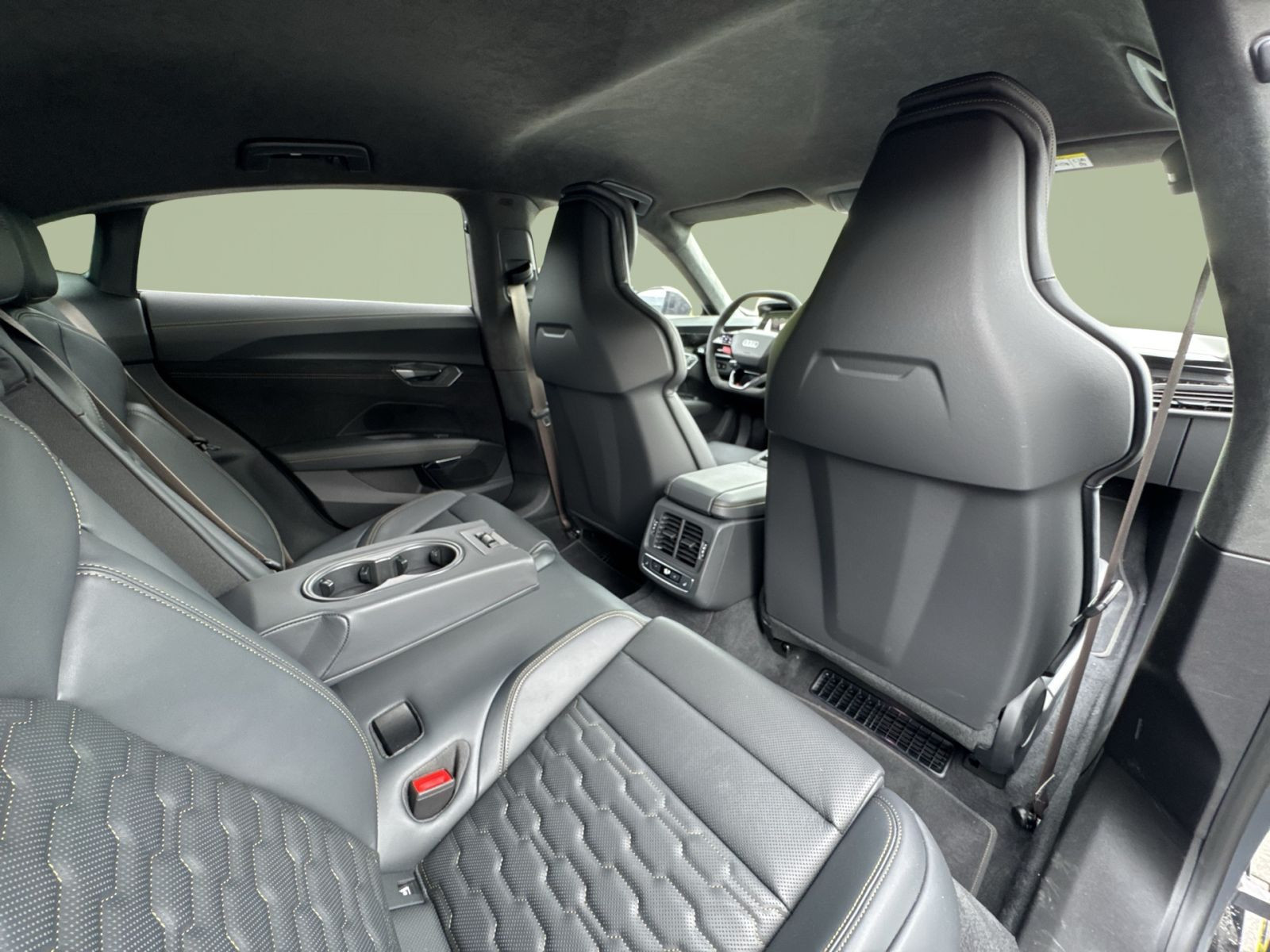 Audi - RS e-tron GT_18