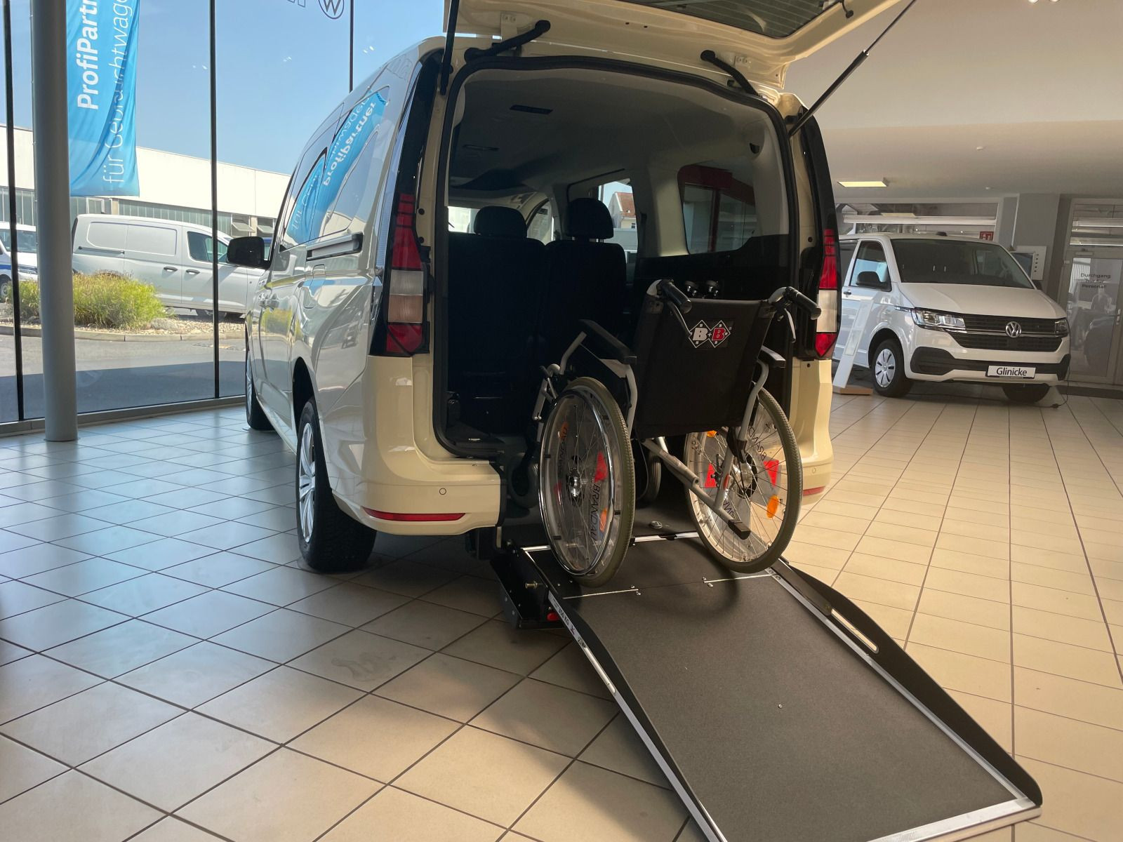 Volkswagen - Caddy Maxi_7