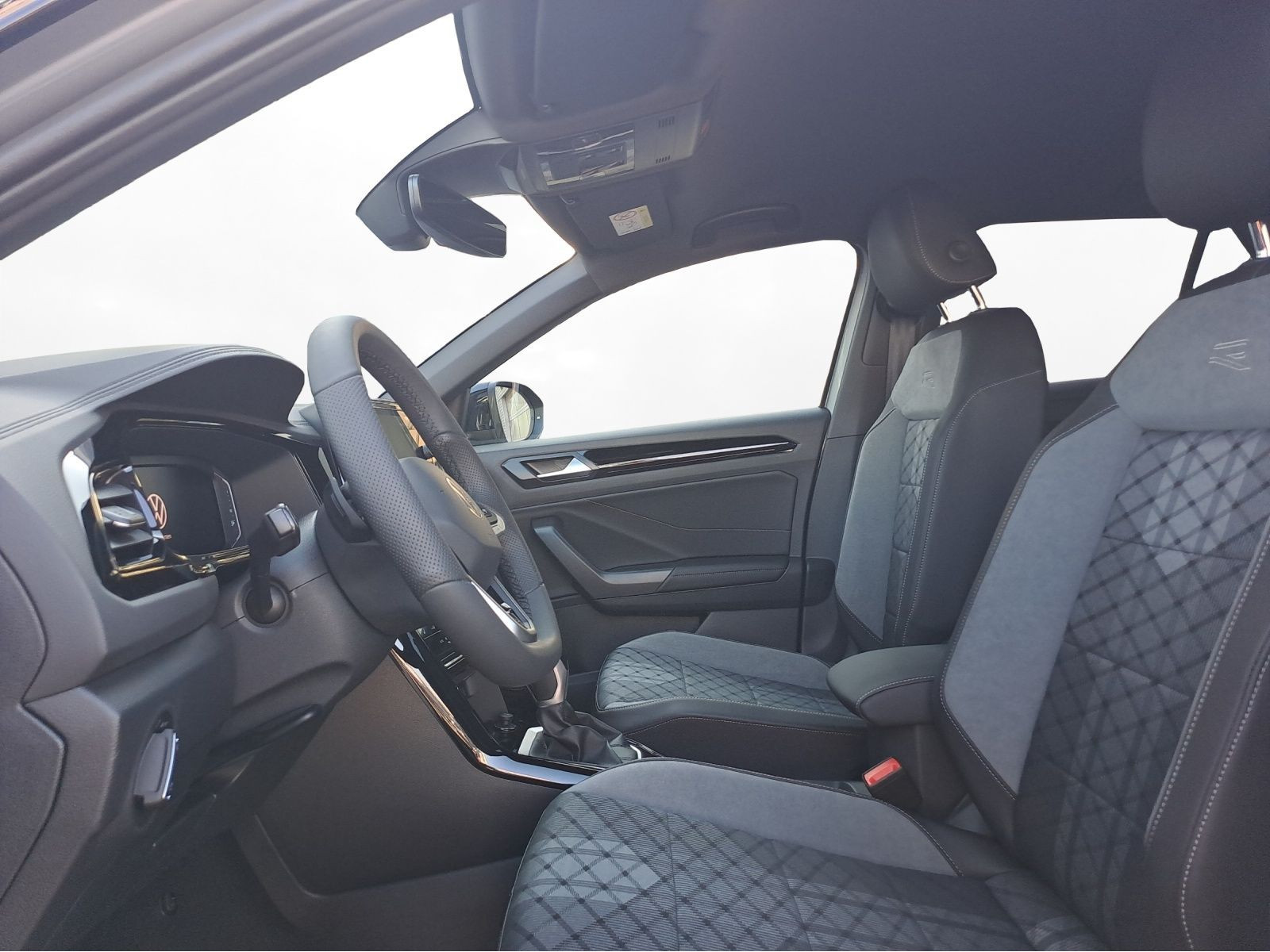 Volkswagen - T-Roc_8
