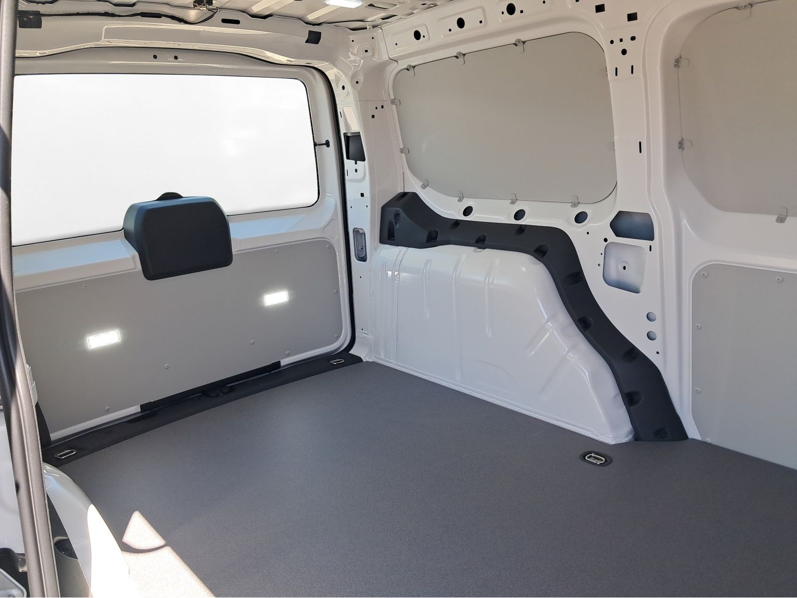Volkswagen - Caddy Cargo_8