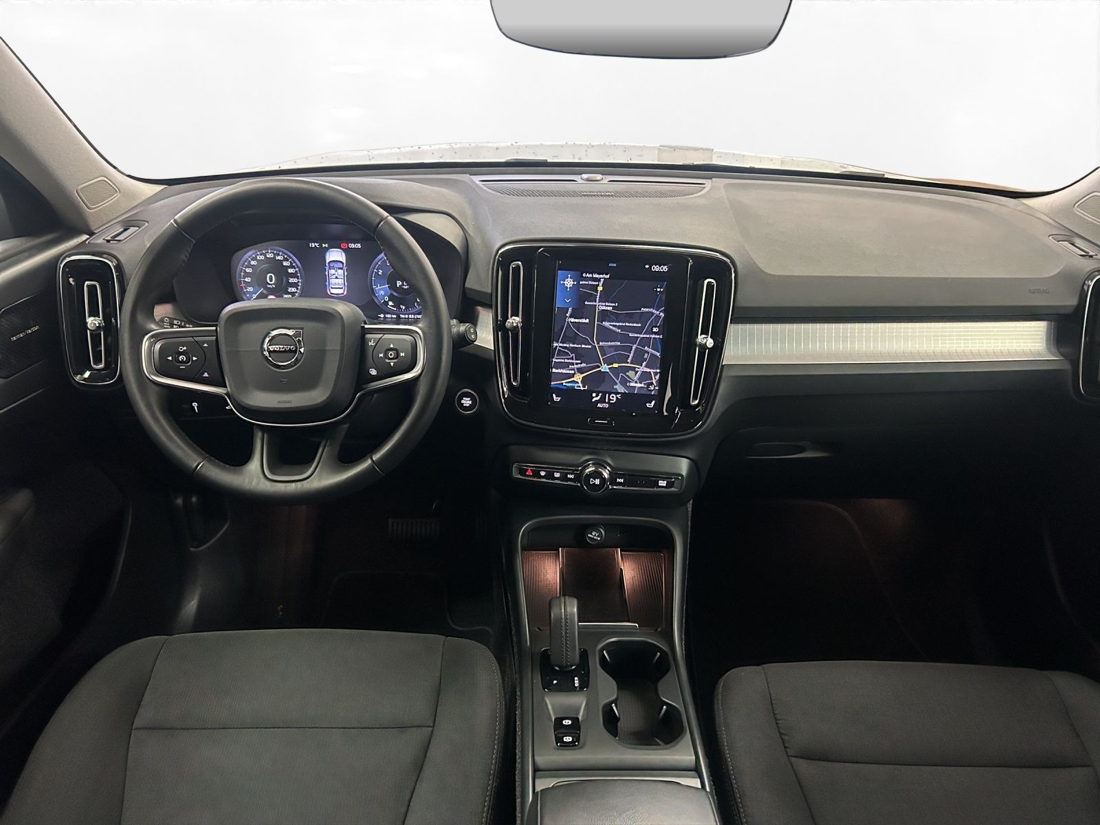 Volvo - XC40_20