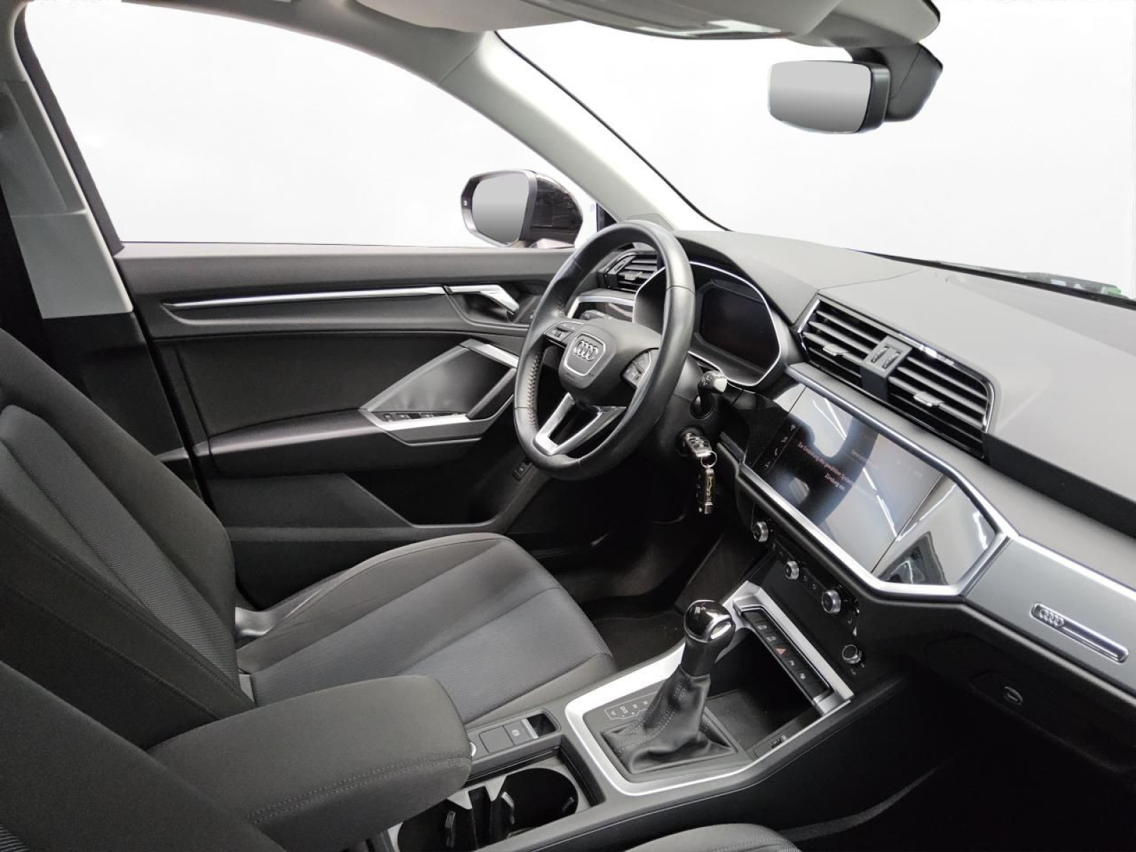Audi - Q3_5