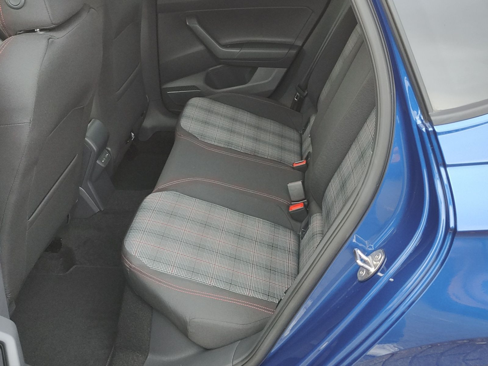 Volkswagen - Polo_6