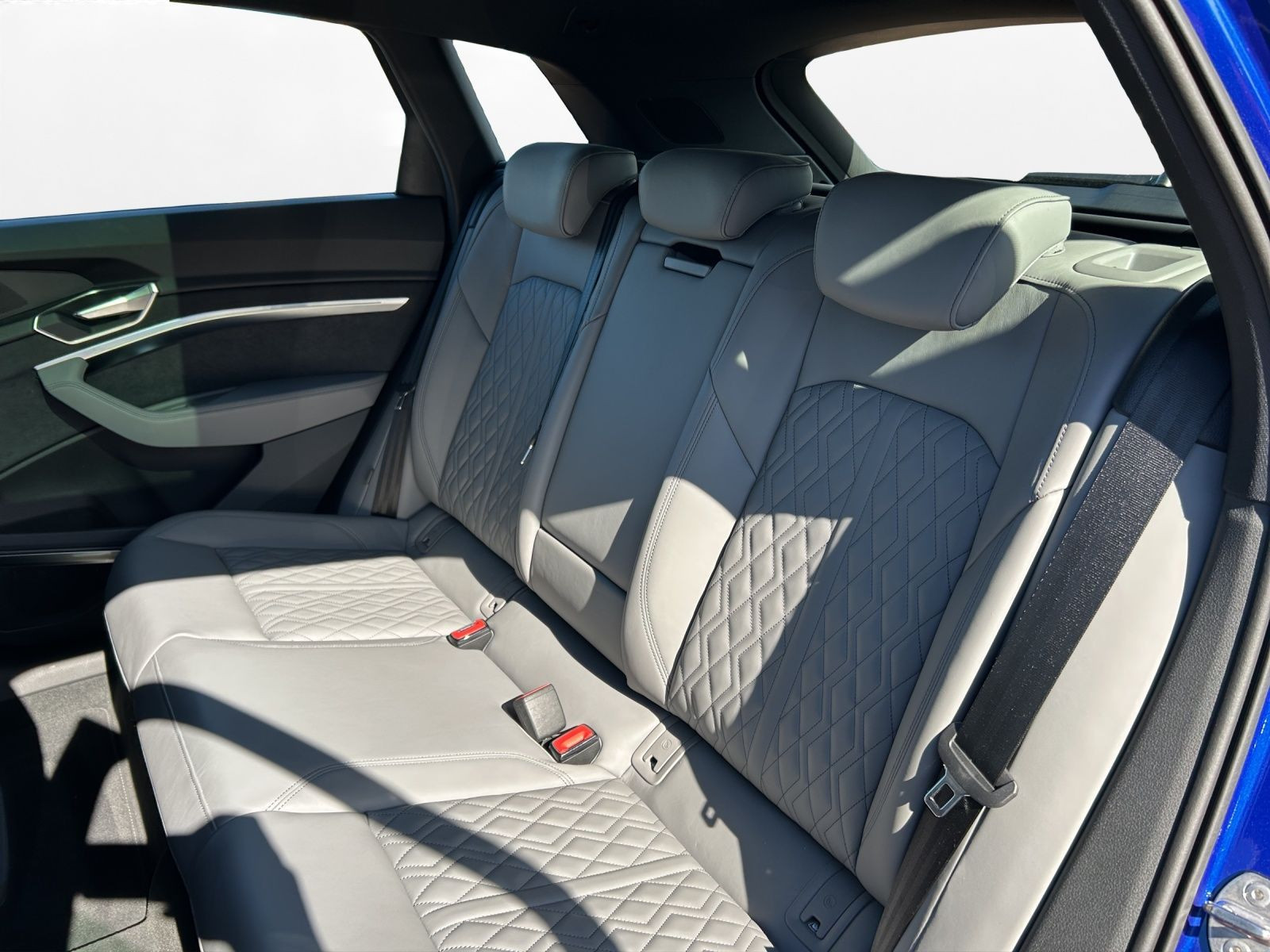 Audi - Q8 e-tron_6