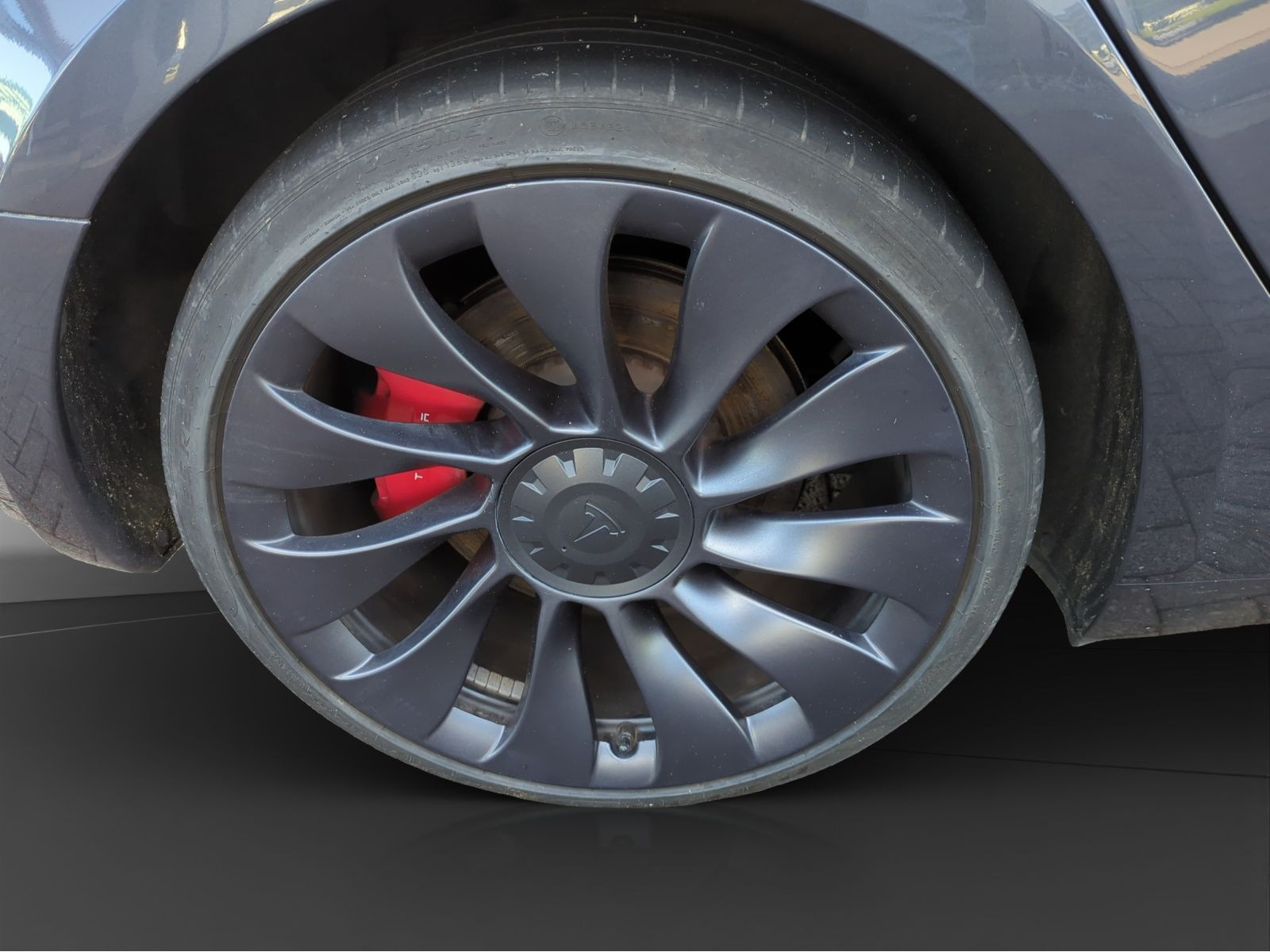 Tesla - Model 3_12