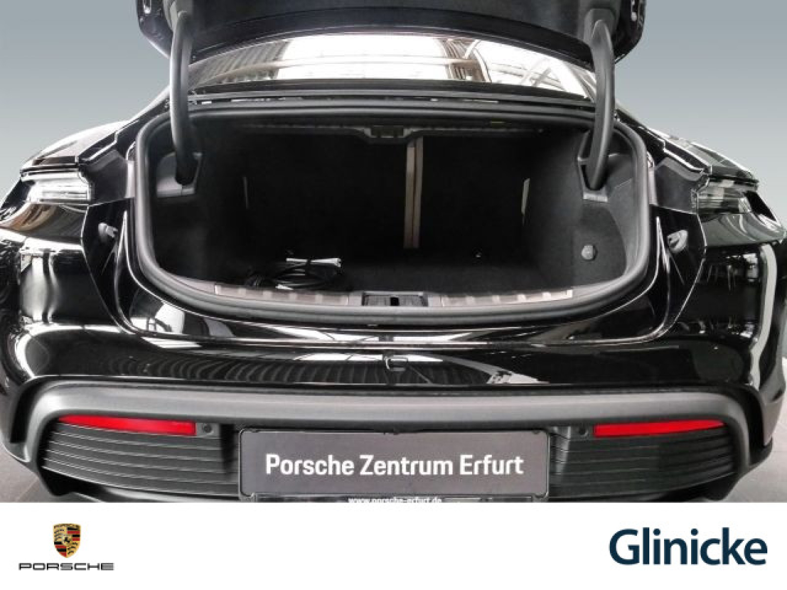Porsche - Taycan_18