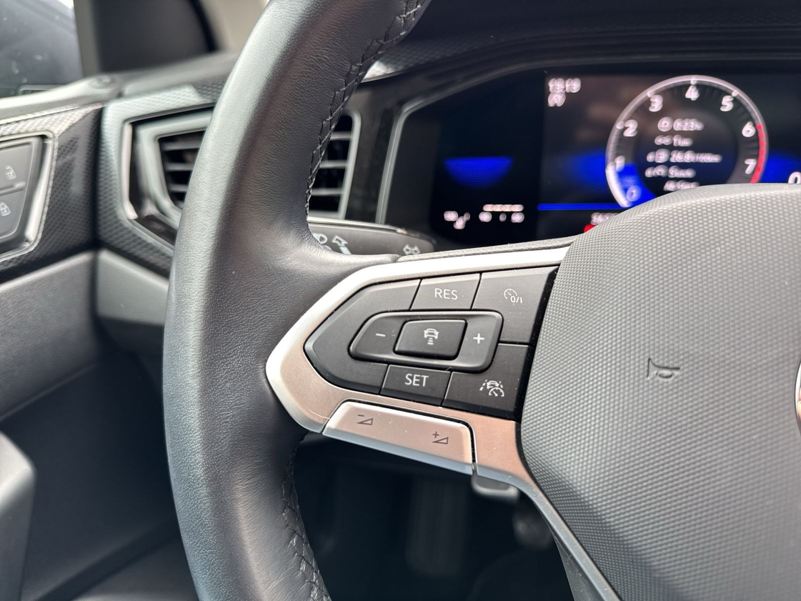 Volkswagen - Polo_25