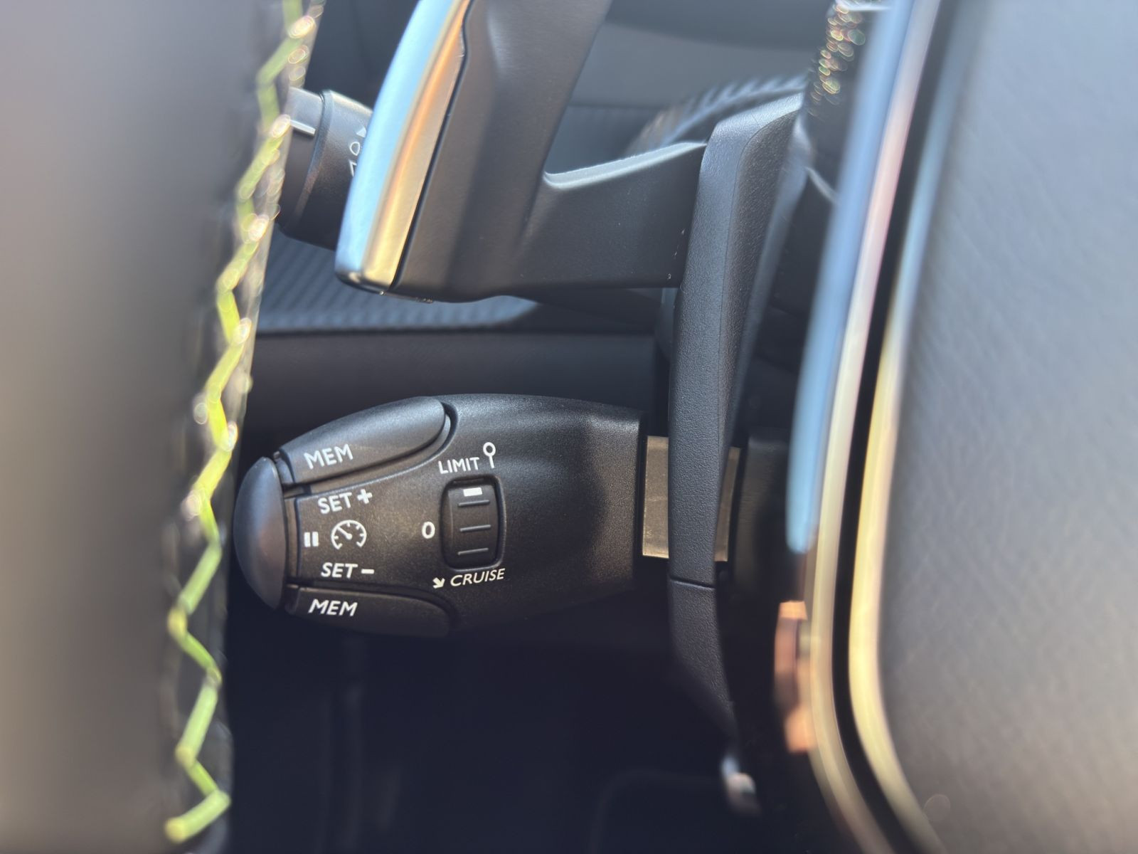 Peugeot - 208_16