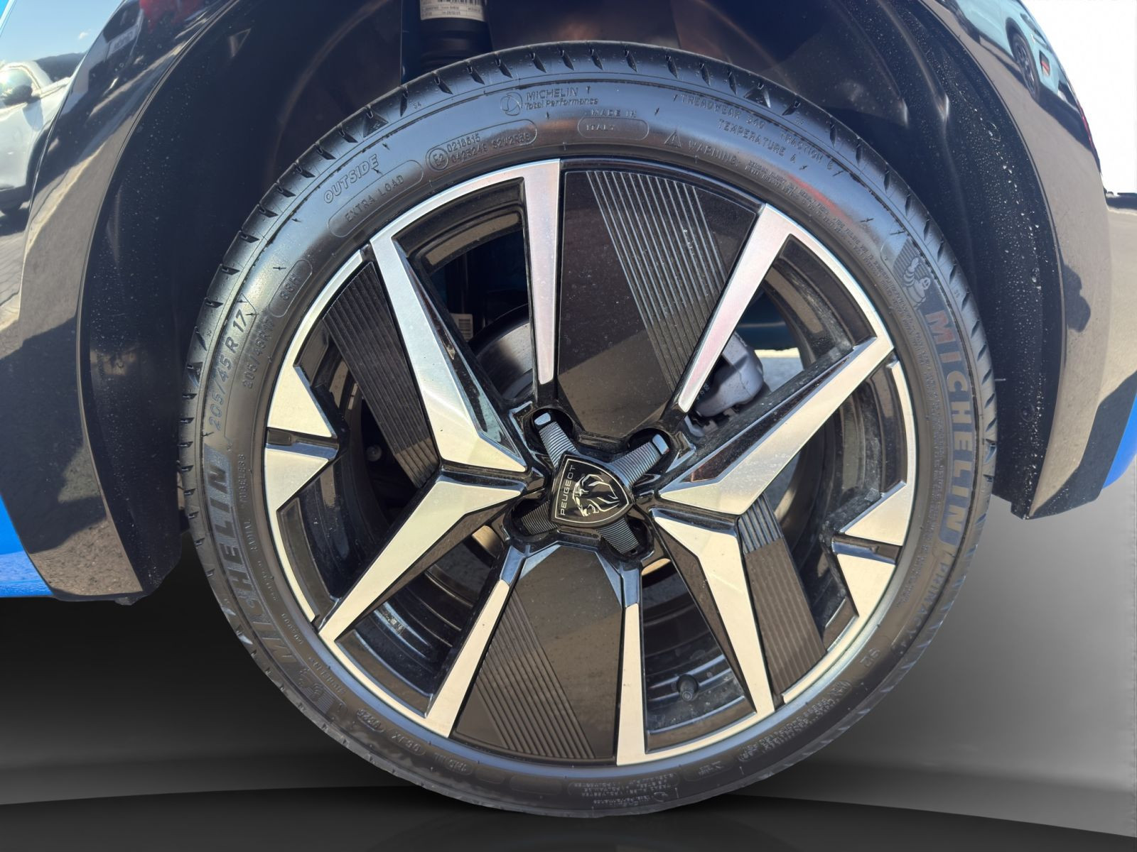 Peugeot - 208_13