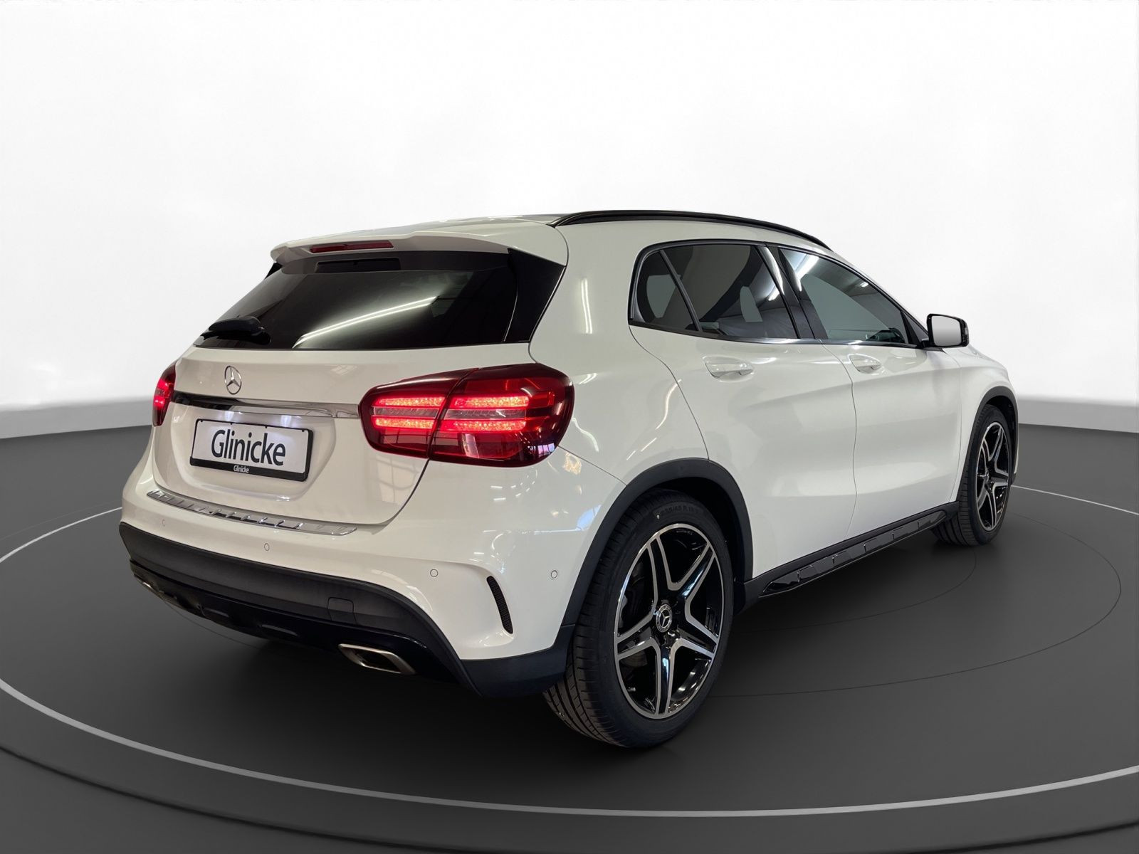 Mercedes-Benz - GLA 200_4