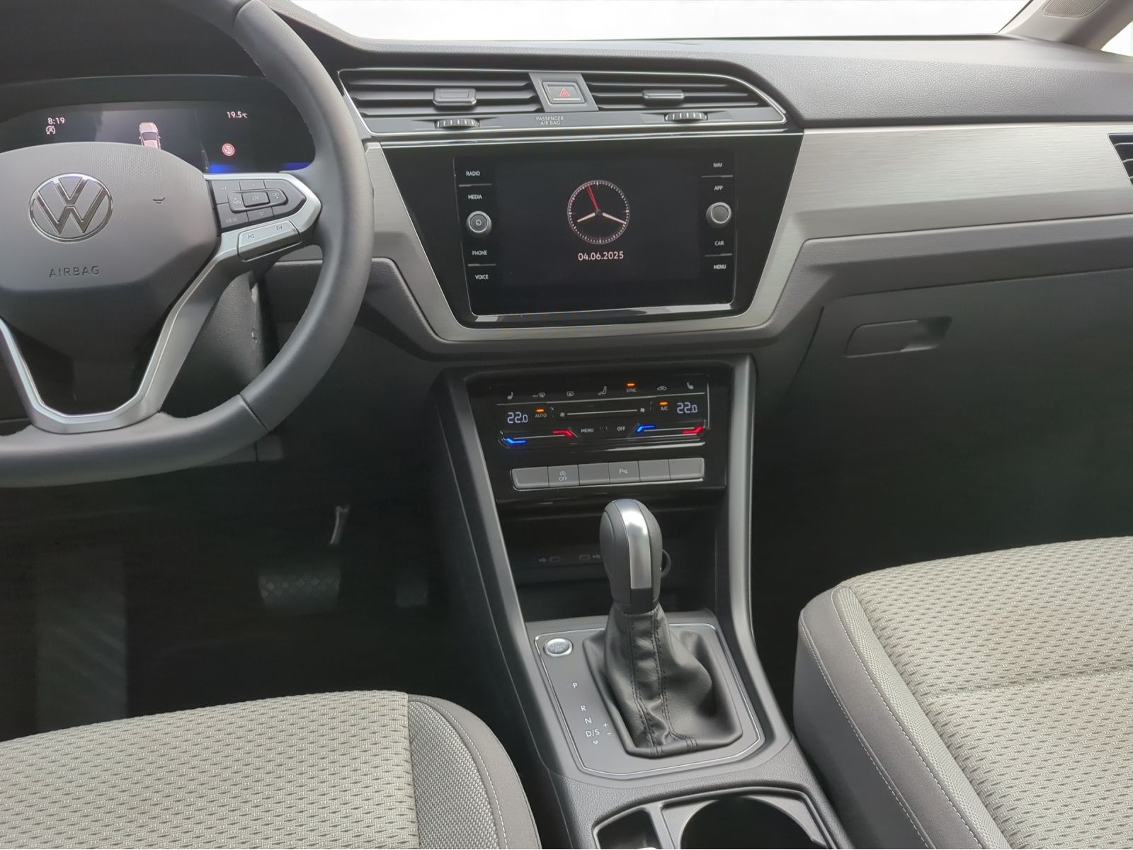 Volkswagen - Touran_5