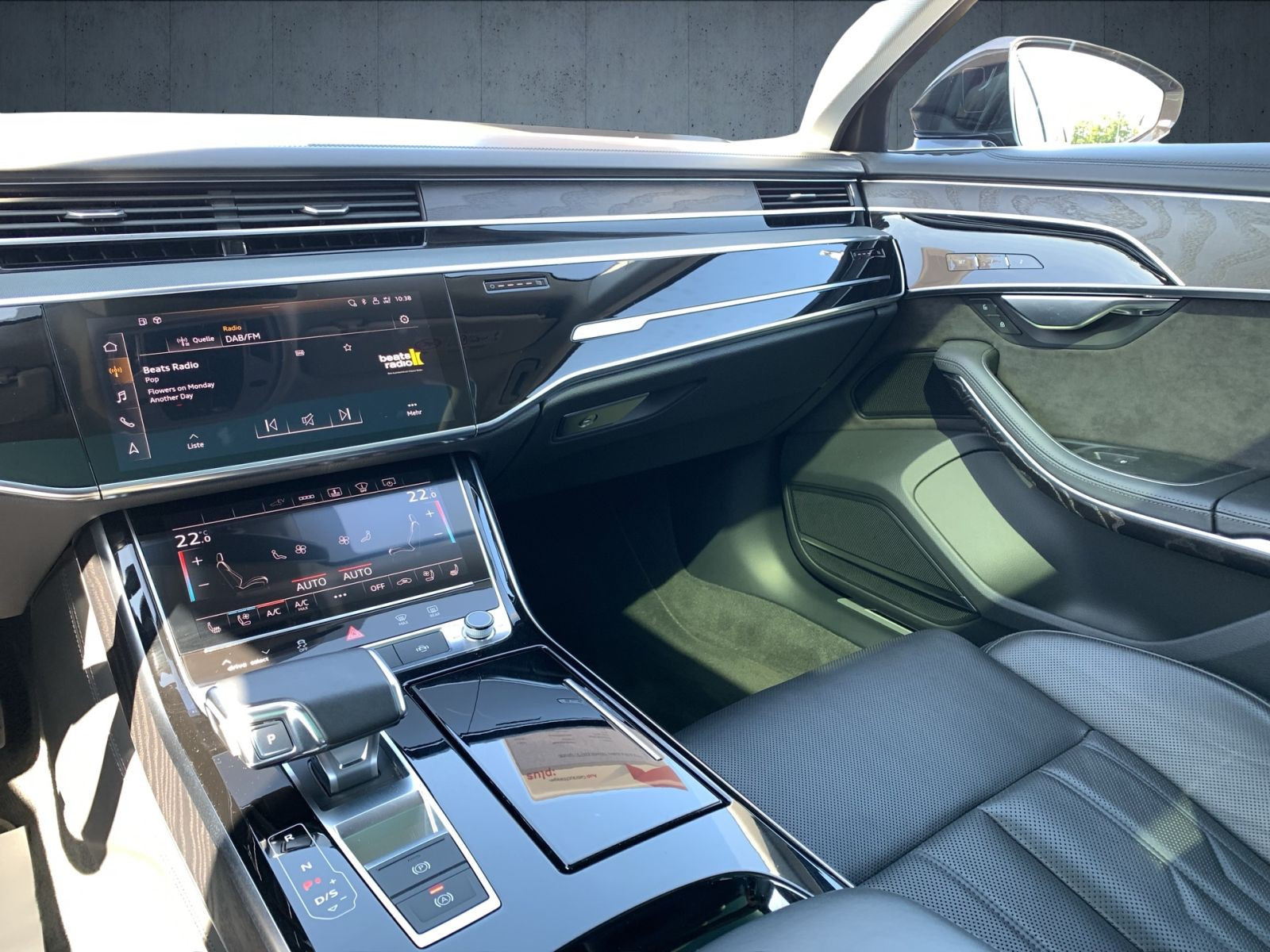 Audi - A8_27
