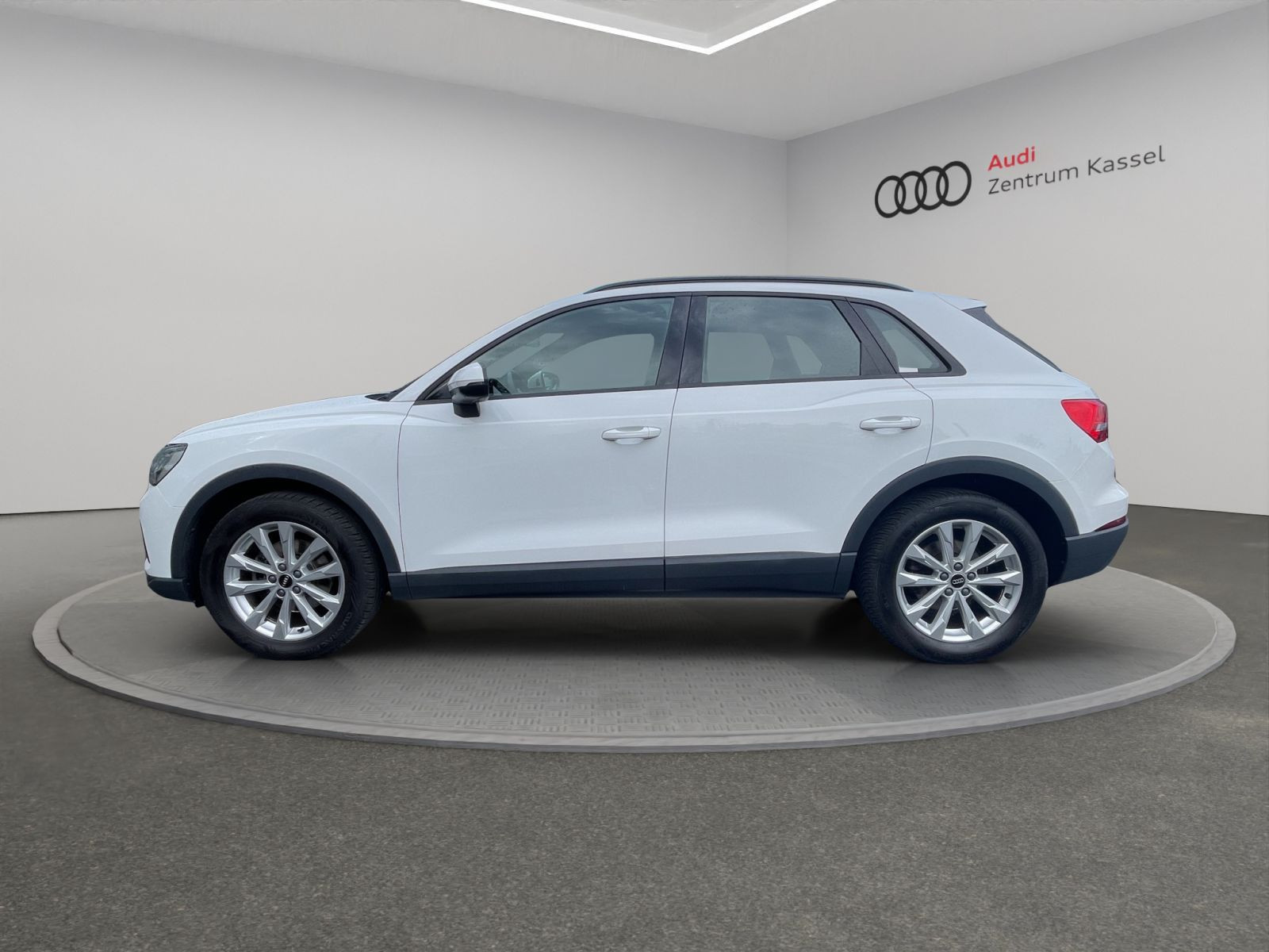 Audi - Q3_4