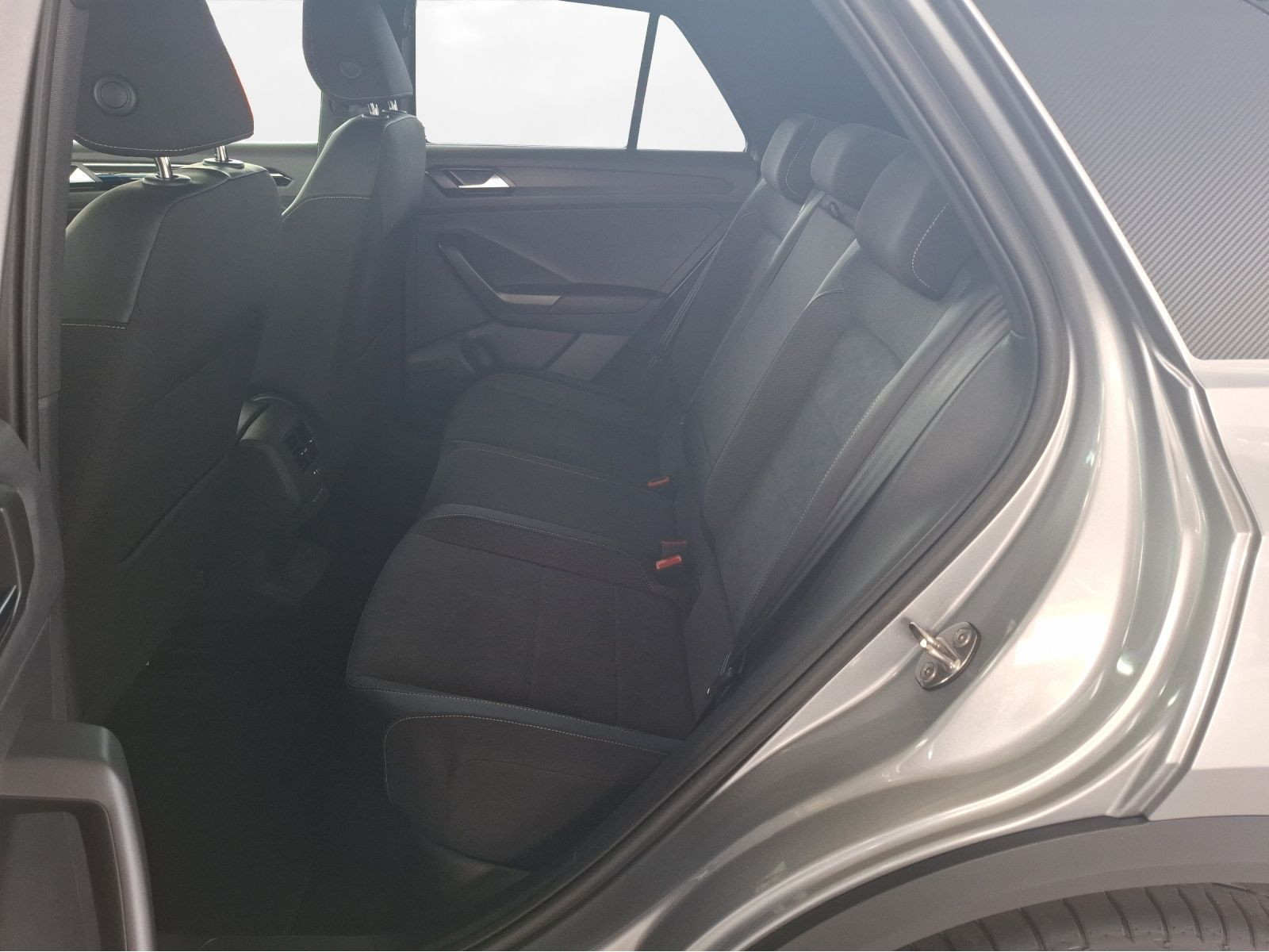 Volkswagen - T-Roc_5