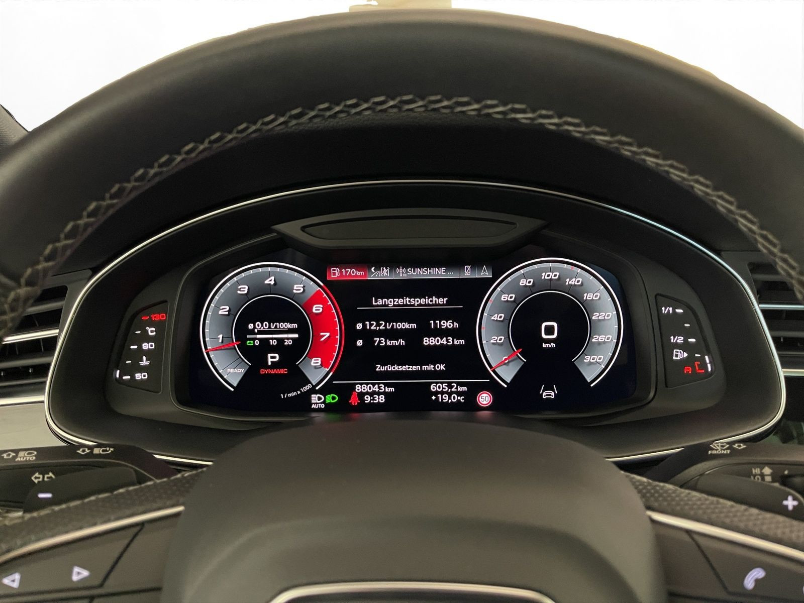 Audi - SQ8_9