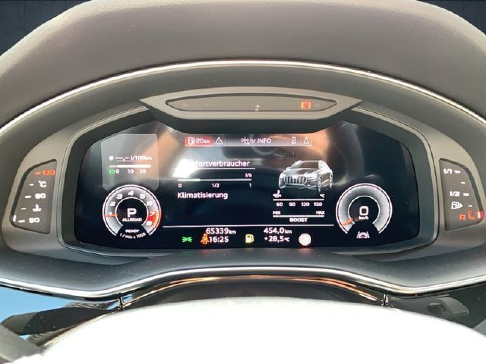 Audi - SQ8_13