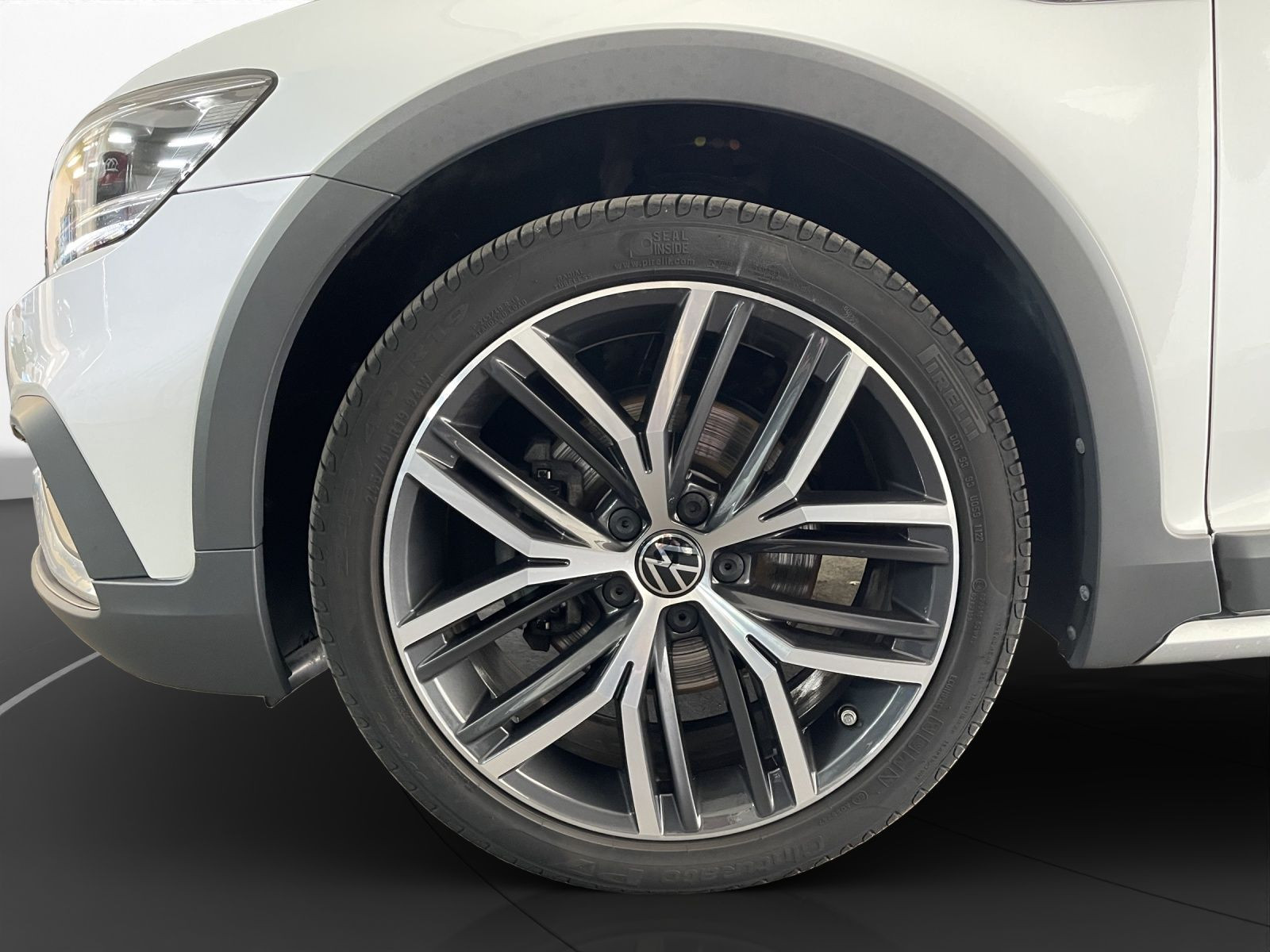 Volkswagen - Passat Alltrack_13