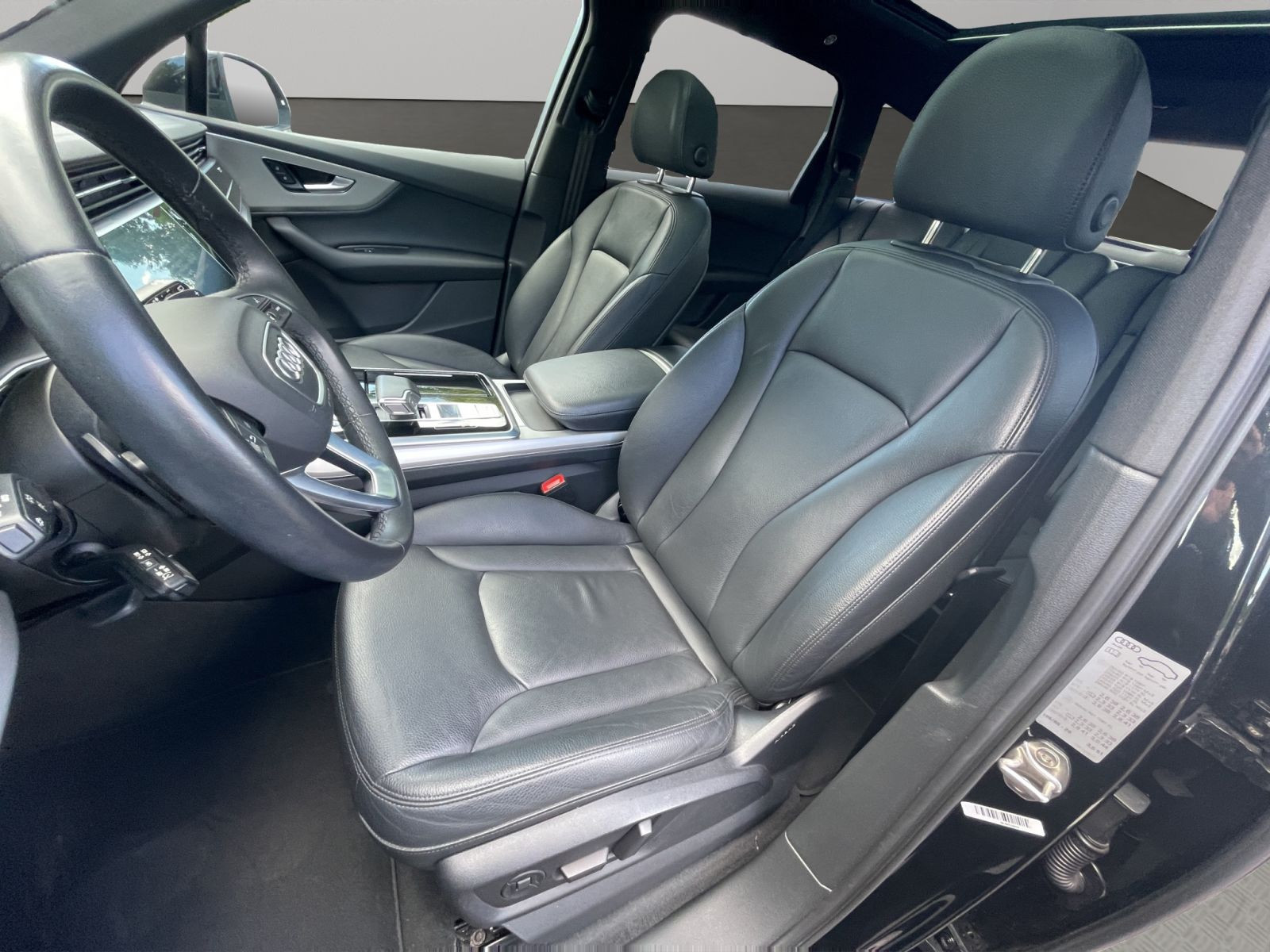 Audi - Q7_11