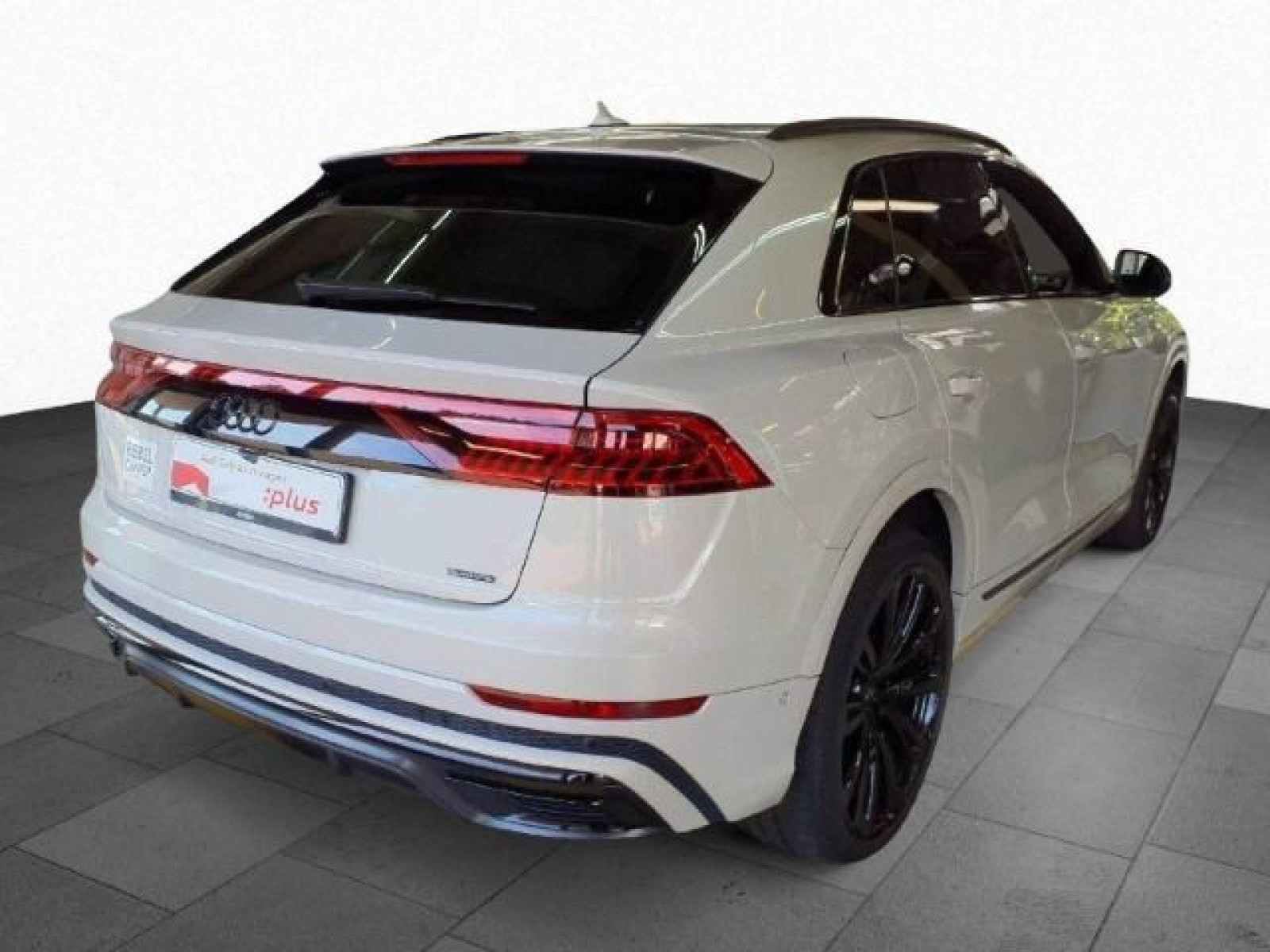 Audi - Q8_4