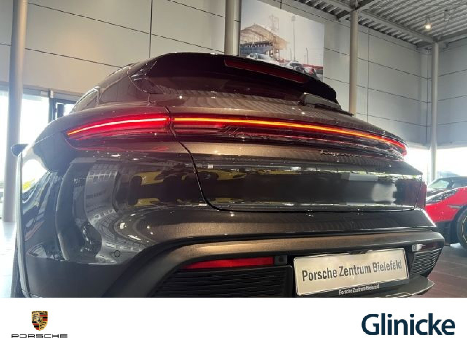 Porsche - Taycan_10