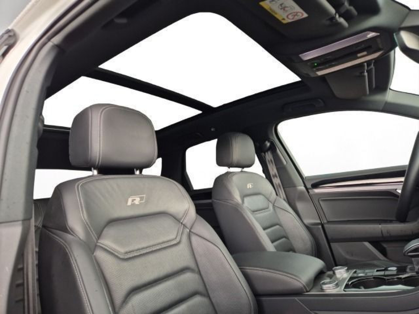 Volkswagen - Touareg_13