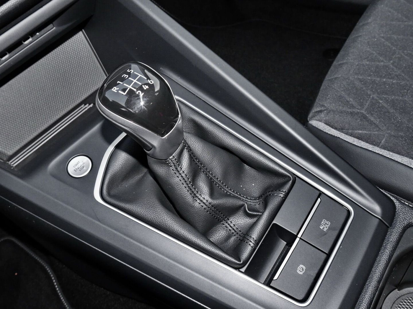Volkswagen - Golf_14
