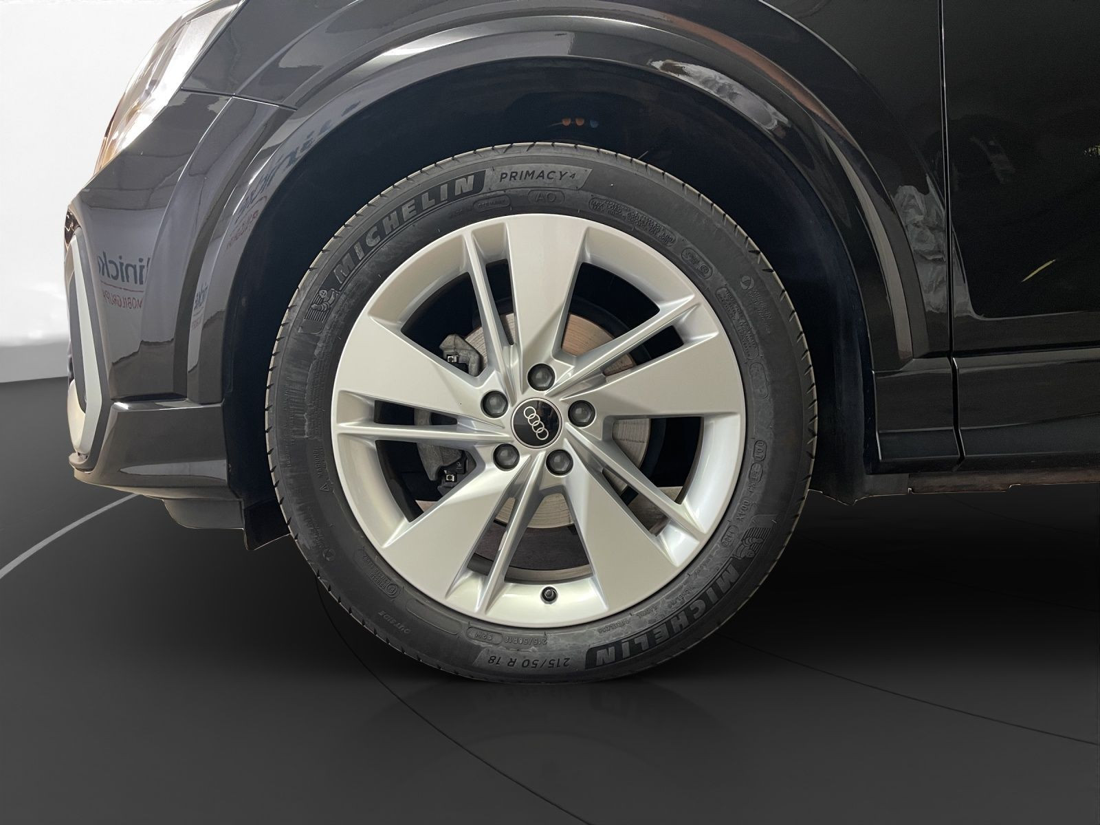 Audi - Q2_13