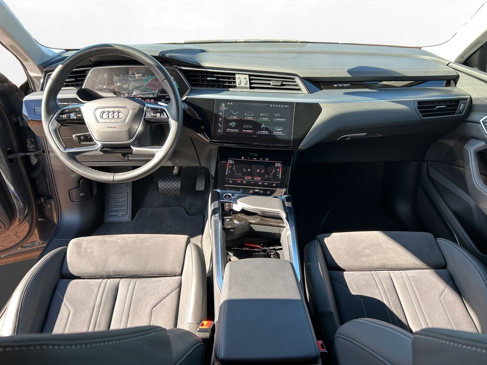 Audi - Q8 e-tron_7
