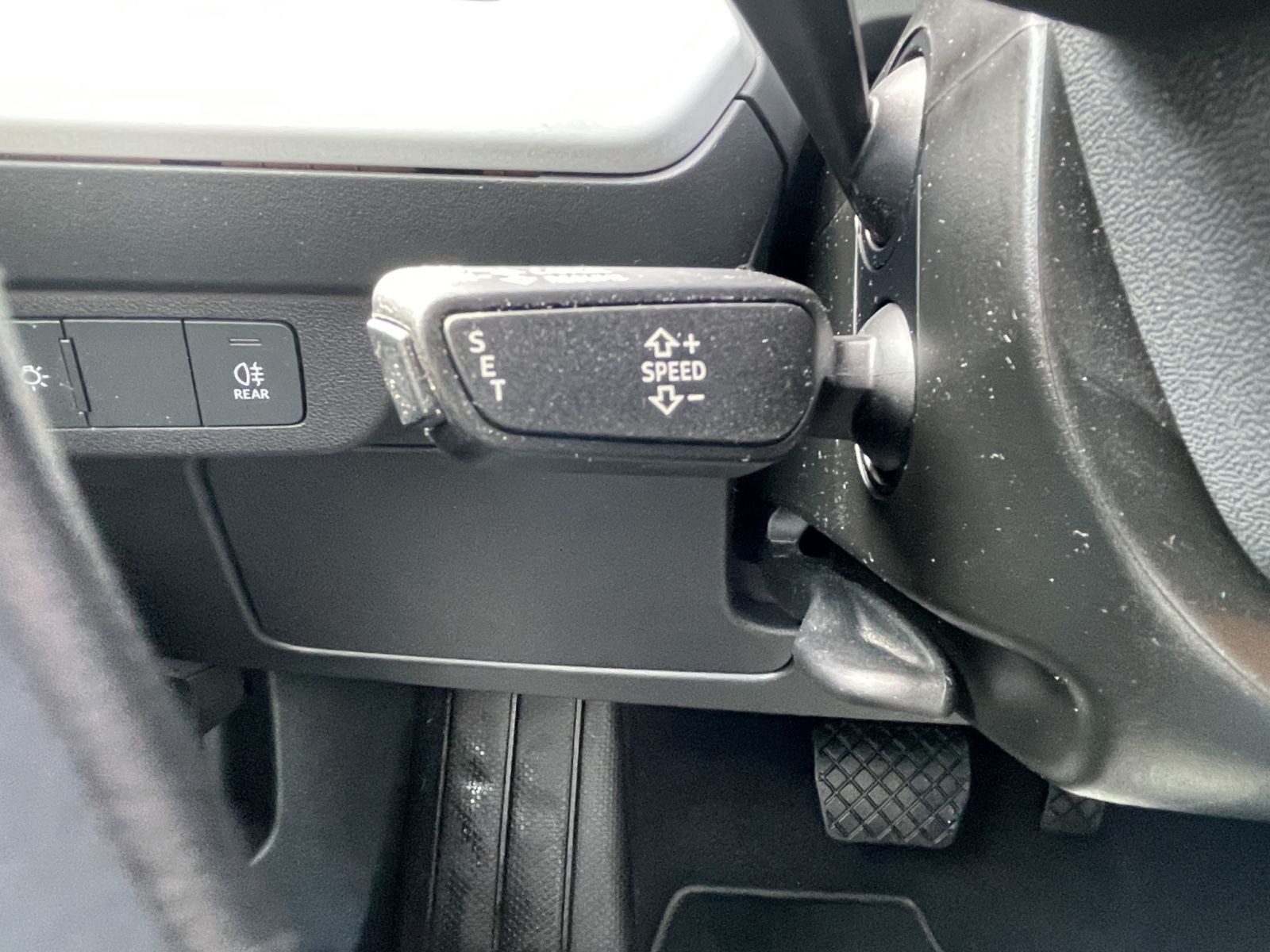 Audi - Q4_23