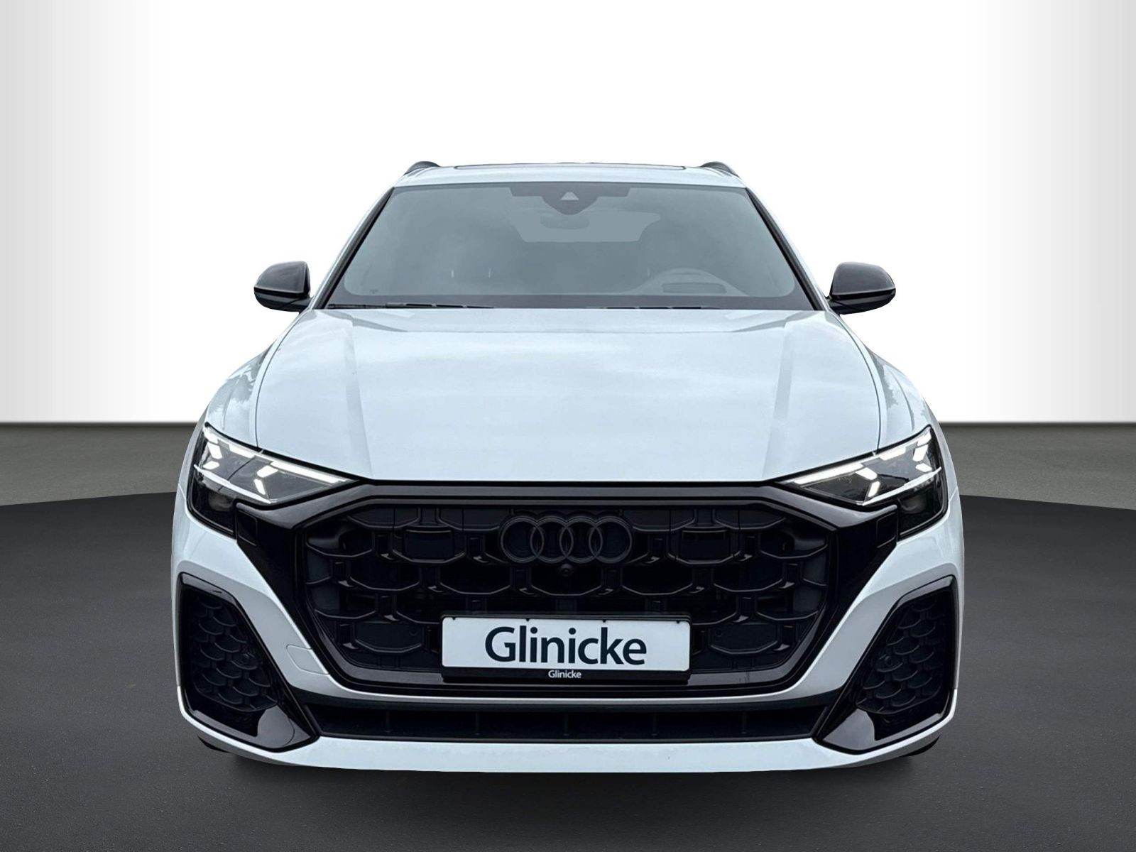 Audi - Q8_5