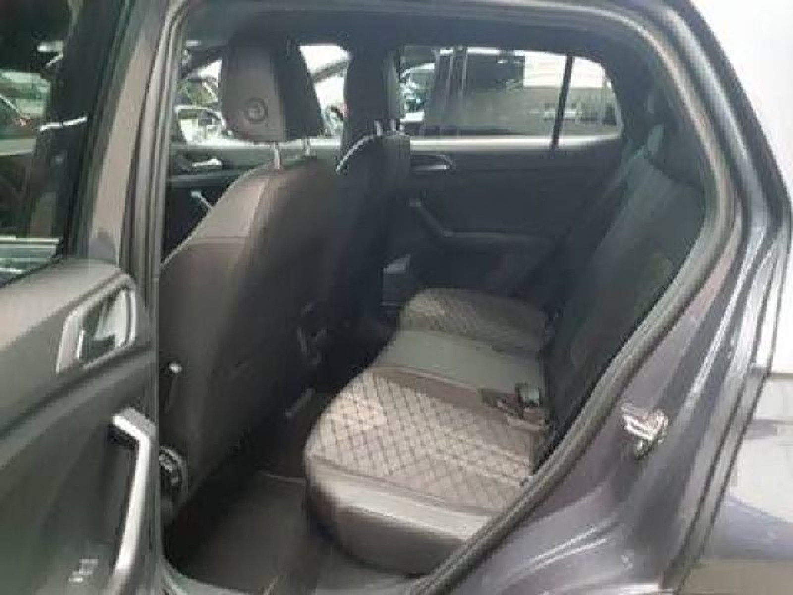 Volkswagen - T-Cross_5