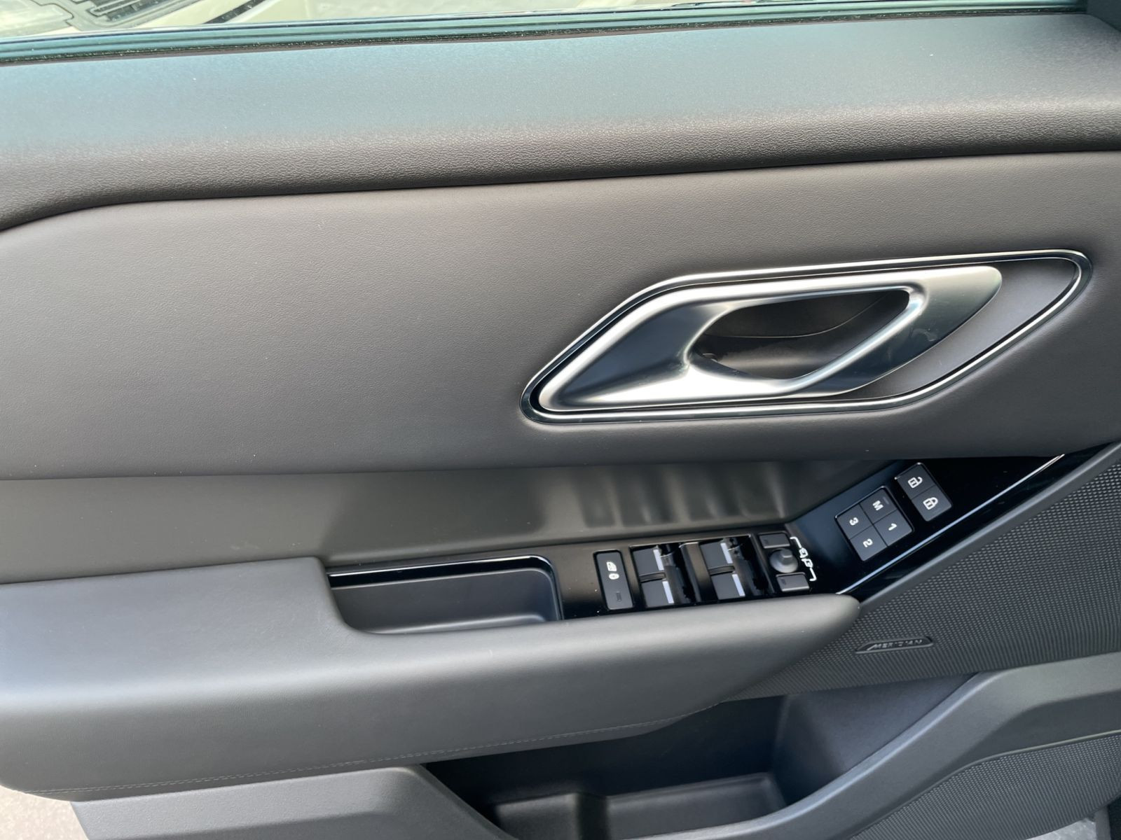 Land Rover - Range Rover Velar_10