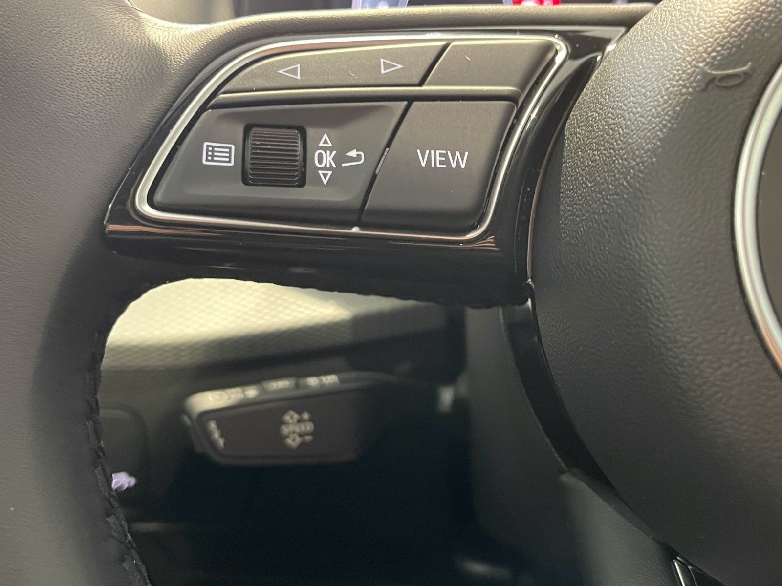 Audi - Q2_26