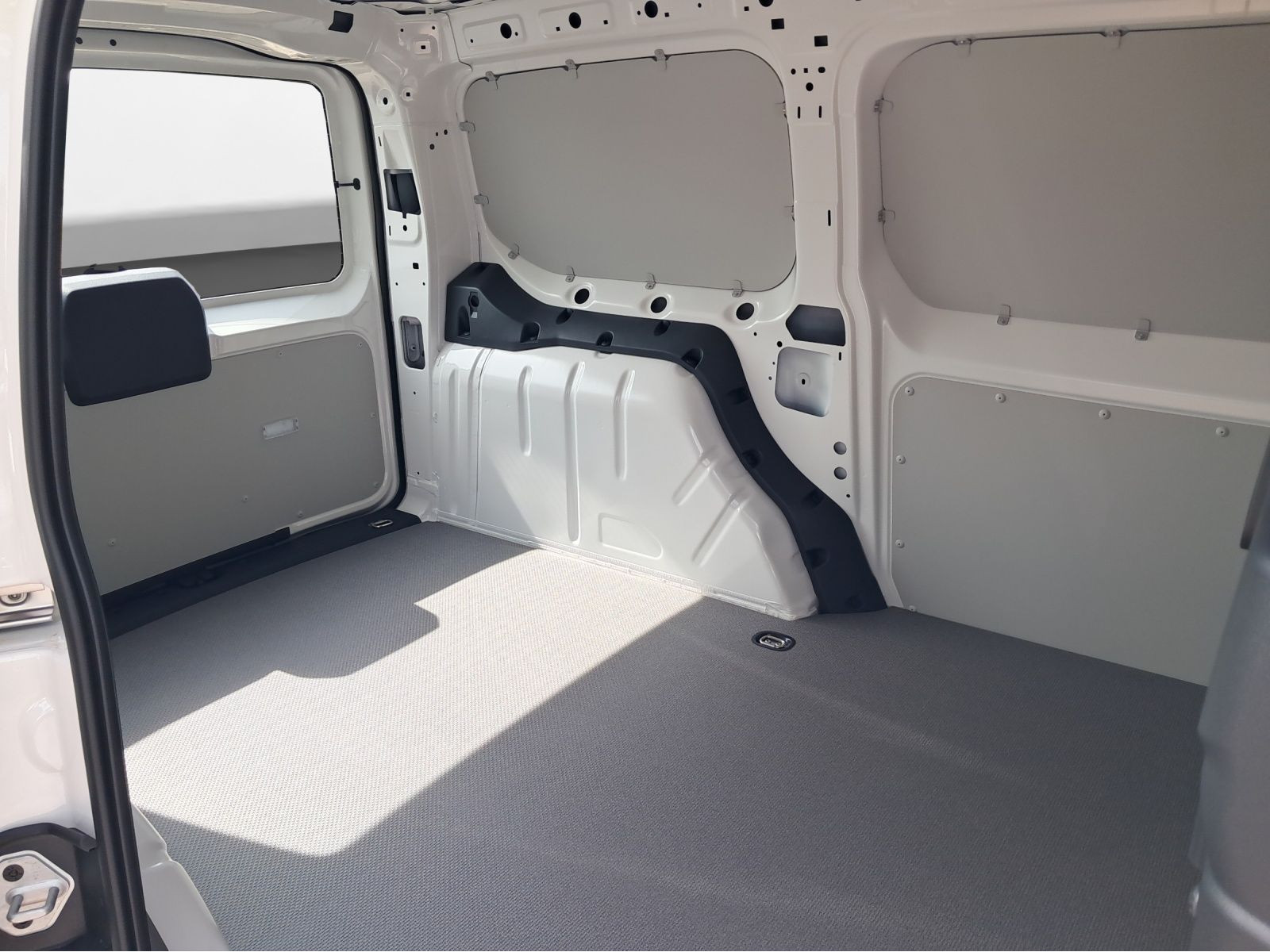 Volkswagen - Caddy Cargo_13