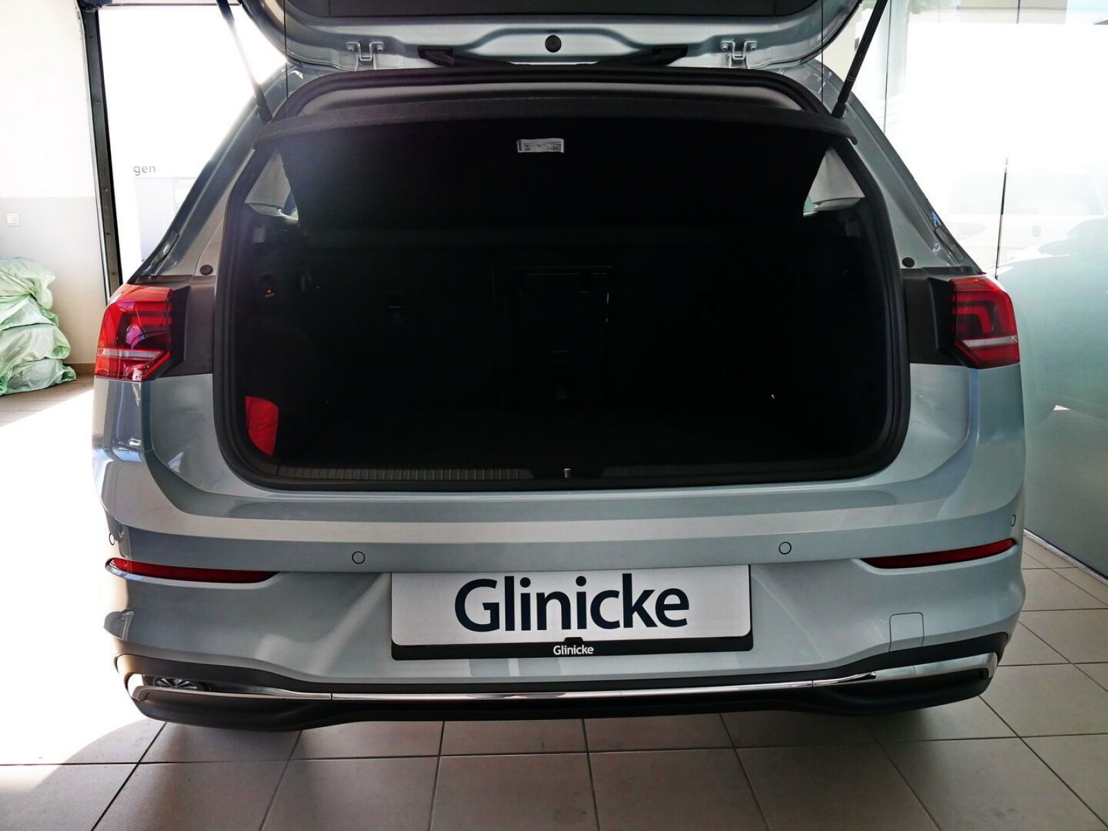 Volkswagen - Golf_8