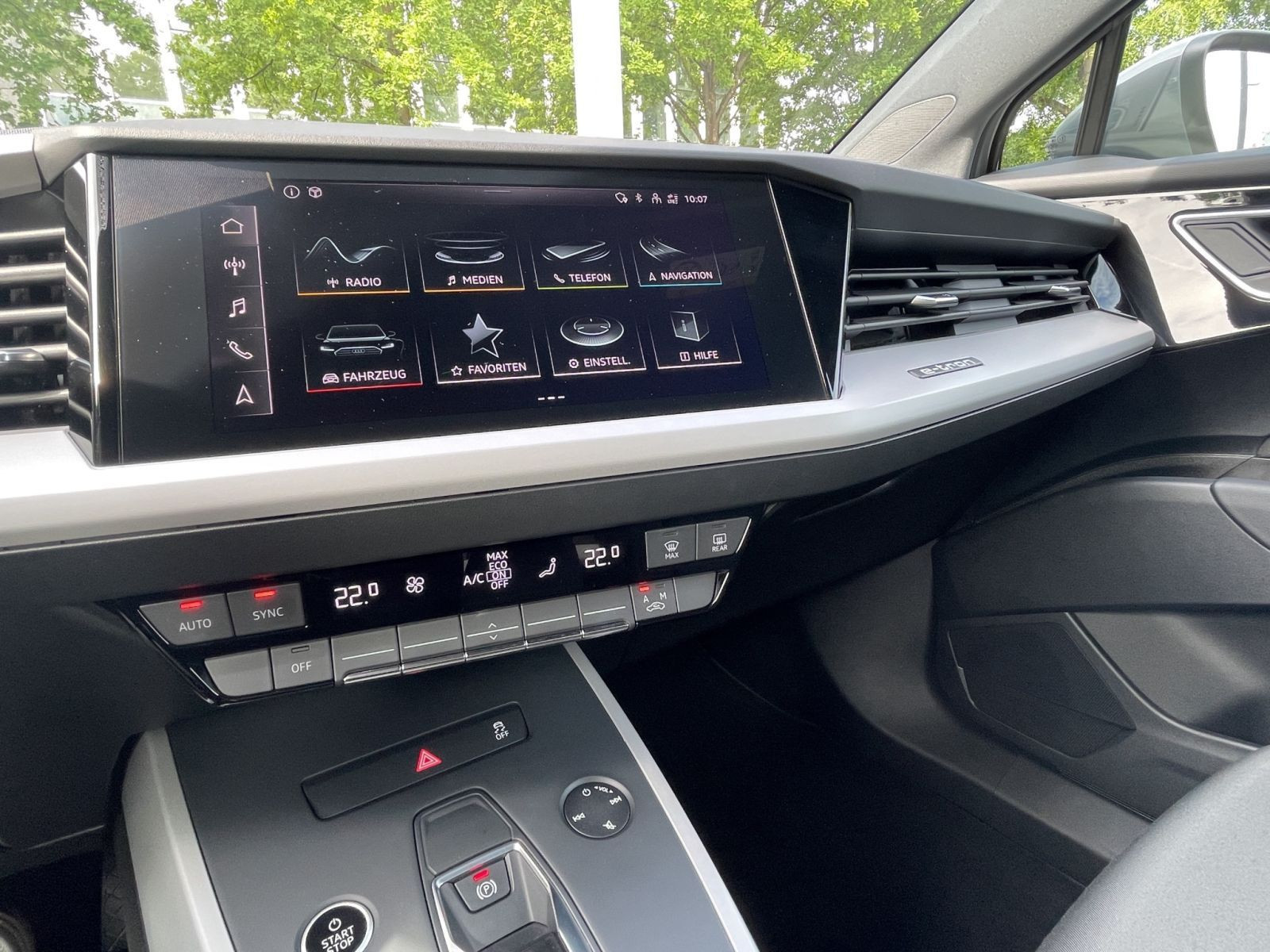 Audi - Q4_26