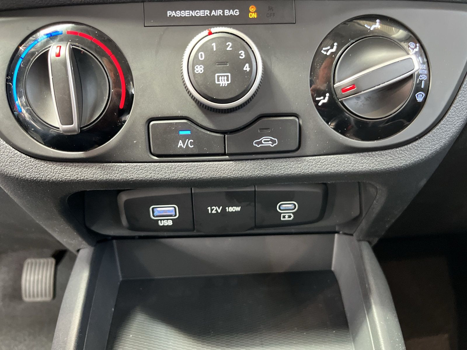 Hyundai - i10_12