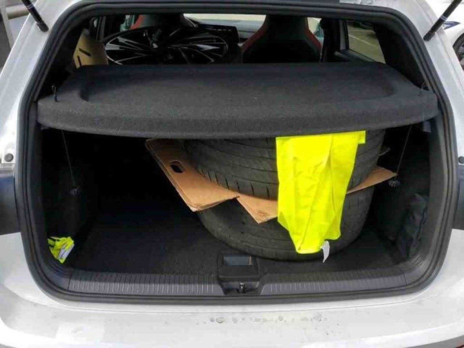 Volkswagen - Golf GTI_9