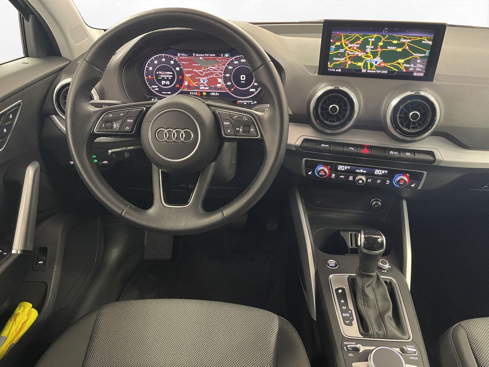 Audi - Q2_22