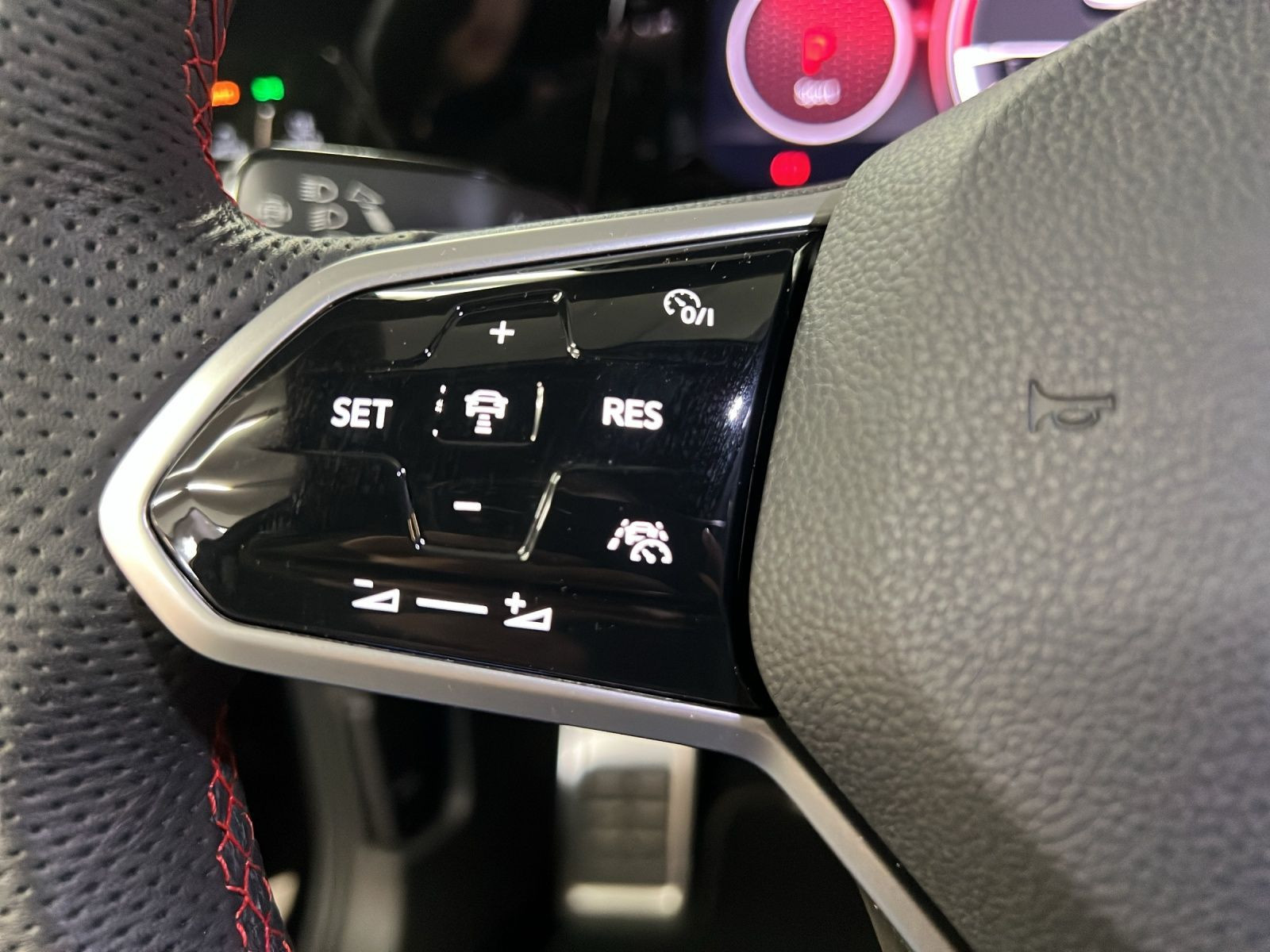 Volkswagen - Golf GTI_26